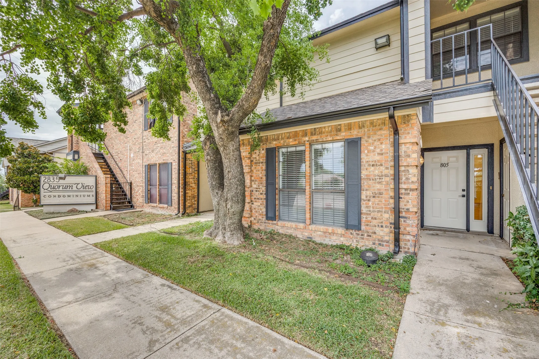 Condominium For Sale in Dallas County , 2835 Keller Springs Road 805, Carrollton, Texas 75006, 2 Bedroom, 3 Bathroom, Garage spaces, 1,225 Sqft, built in 1982, mls#21378057, Real Estate Agent in Carrollton, Homes For Sale in Dallas county, Homes For Sale in Carrollton, Realtor in Carrollton Texas, Real Estate Brokerage Independent Realty Texas, Luminita Cordes Realtor