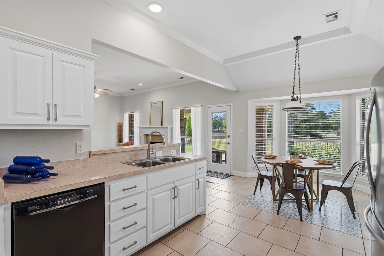Fully open living-dining-kitchen area.  Perfect for mingling with friends.