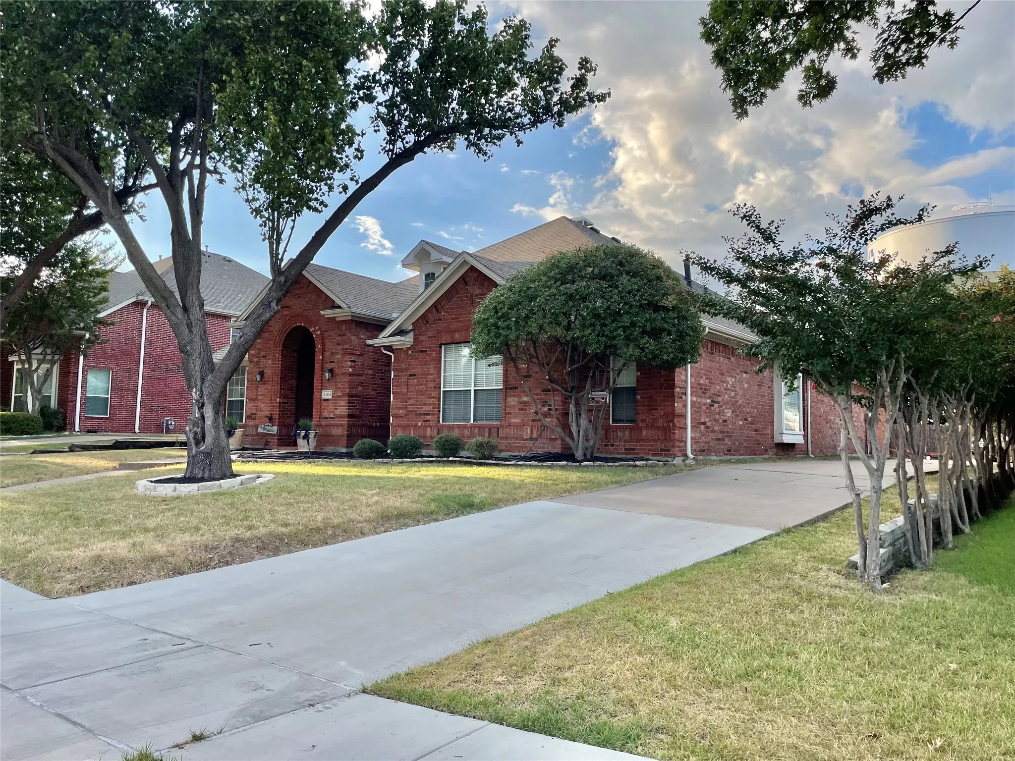 Single Family Residence For Sale in Collin County , 4305 Maize Drive, Plano, Texas 75093, 5 Bedroom, 4 Bathroom, 2 Garage spaces, 3,069 Sqft, built in 1996, mls#21376415, Real Estate Agent in Plano, Homes For Sale in Collin county, Homes For Sale in Plano, Realtor in Plano Texas, Real Estate Brokerage Independent Realty Texas, Luminita Cordes Realtor