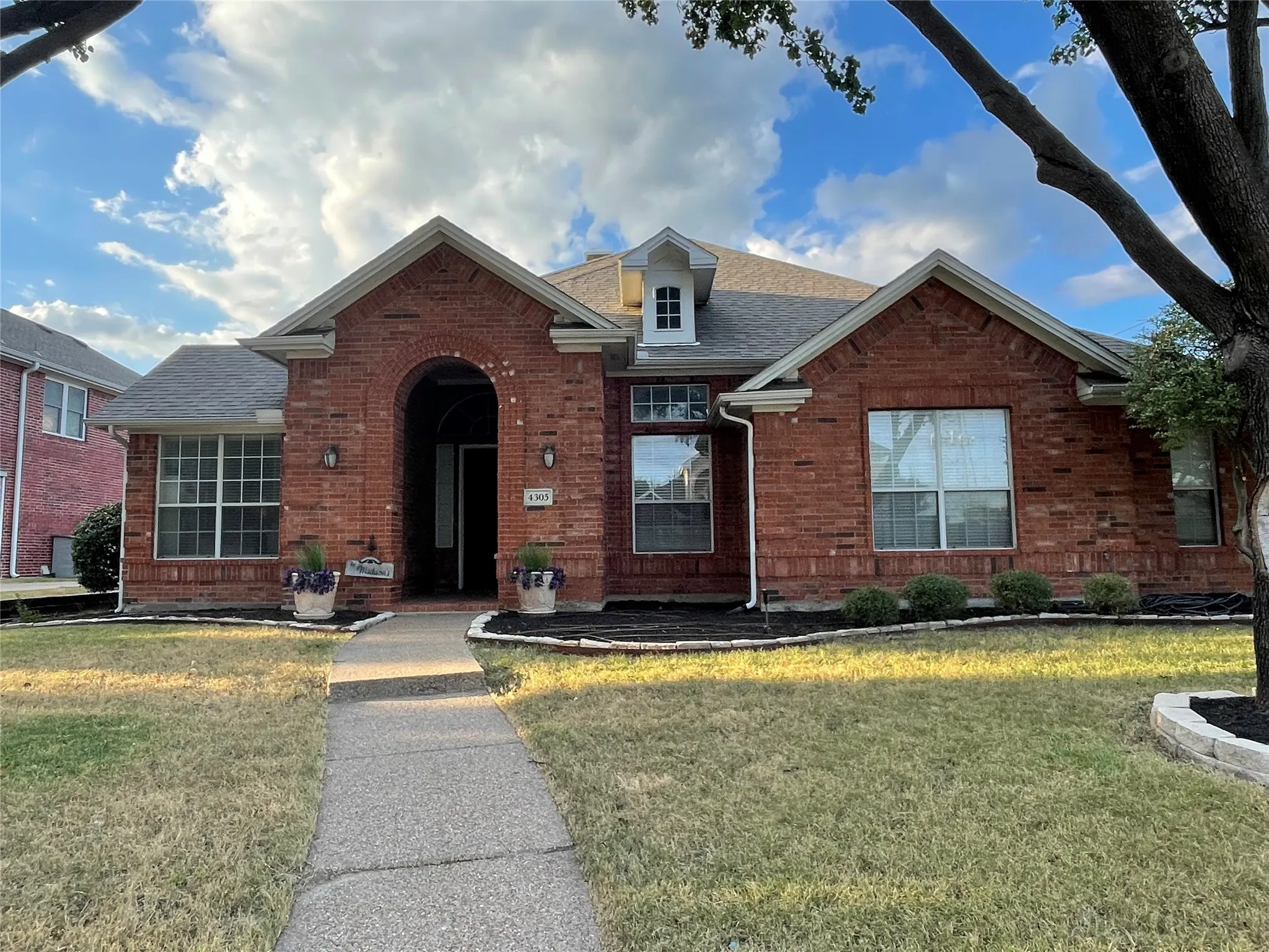 Single Family Residence For Sale in Collin County , 4305 Maize Drive, Plano, Texas 75093, 5 Bedroom, 4 Bathroom, 2 Garage spaces, 3,069 Sqft, built in 1996, mls#21376415, Real Estate Agent in Plano, Homes For Sale in Collin county, Homes For Sale in Plano, Realtor in Plano Texas, Real Estate Brokerage Independent Realty Texas, Luminita Cordes Realtor