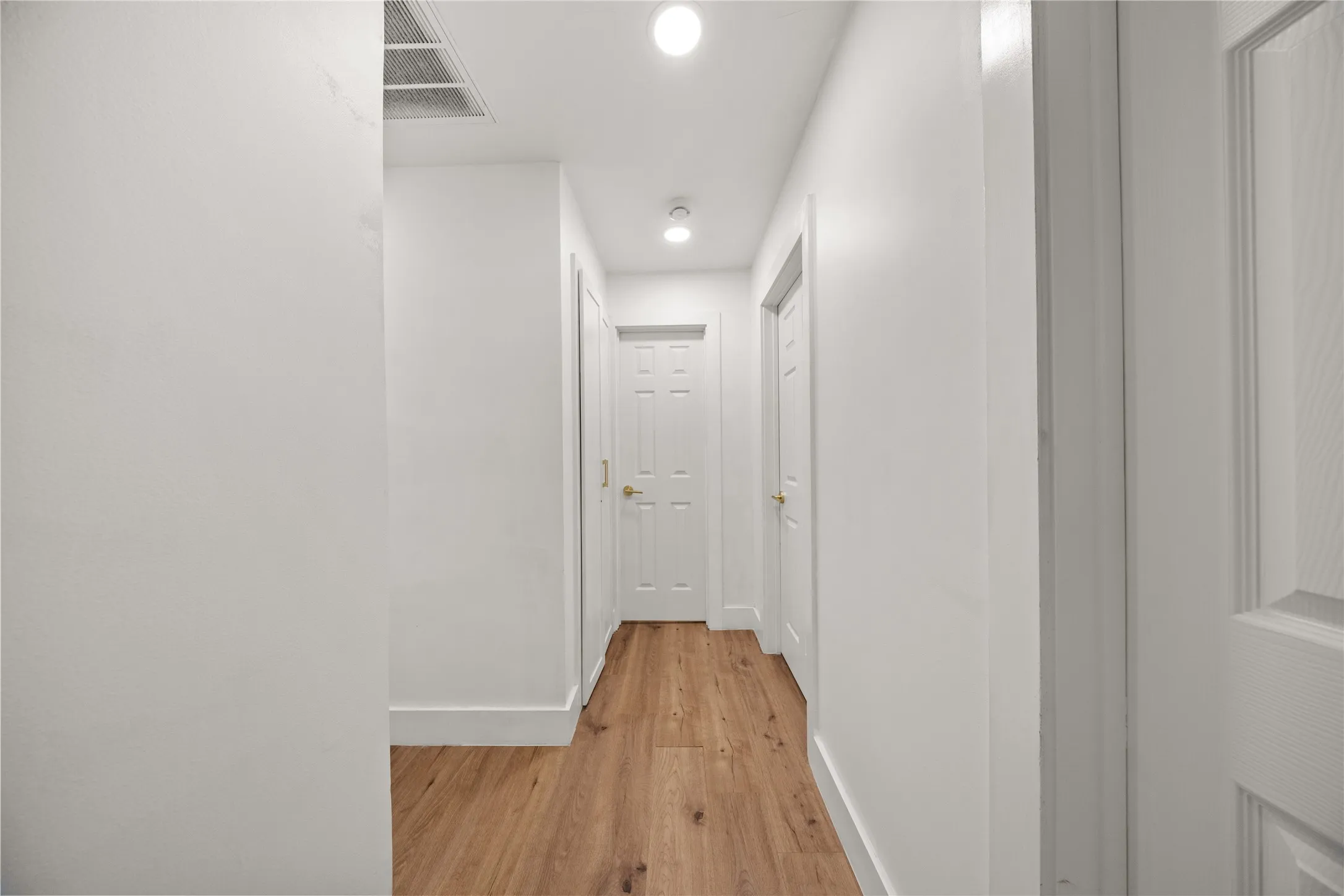 Single Family Residence For Sale in Dallas County , 2431 Gross Road, Dallas, Texas 75228, 3 Bedroom, 2 Bathroom, Garage spaces, 1,392 Sqft, built in 1958, mls#21378059, Real Estate Agent in Dallas, Homes For Sale in Dallas county, Homes For Sale in Dallas, Realtor in Dallas Texas, Real Estate Brokerage Independent Realty Texas, Luminita Cordes Realtor