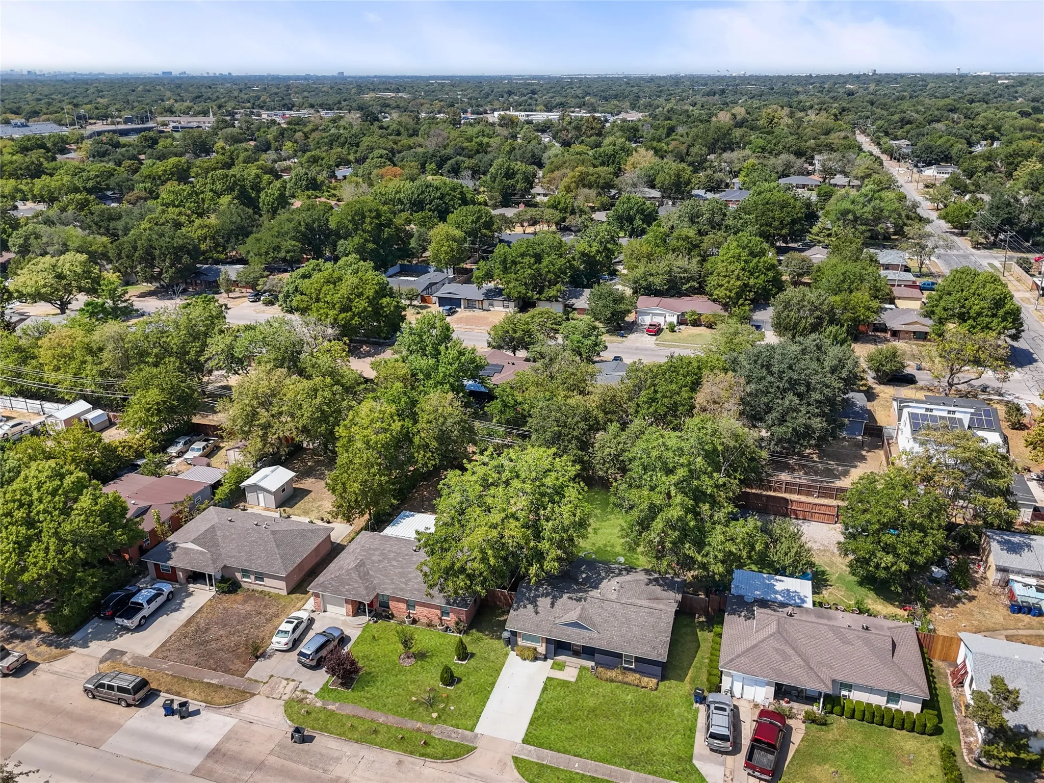 Single Family Residence For Sale in Dallas County , 2431 Gross Road, Dallas, Texas 75228, 3 Bedroom, 2 Bathroom, Garage spaces, 1,392 Sqft, built in 1958, mls#21378059, Real Estate Agent in Dallas, Homes For Sale in Dallas county, Homes For Sale in Dallas, Realtor in Dallas Texas, Real Estate Brokerage Independent Realty Texas, Luminita Cordes Realtor