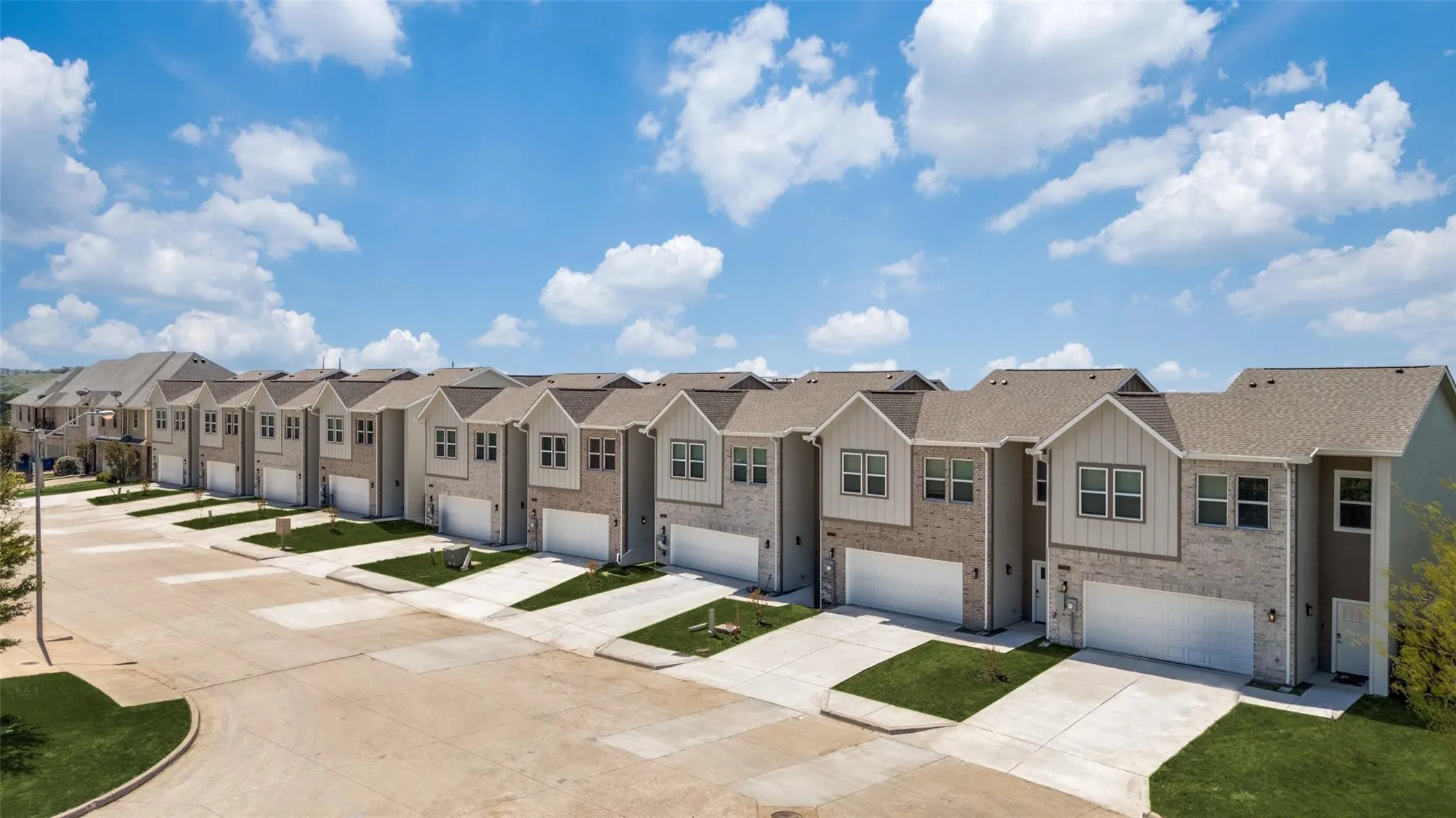 Single Family Residence For Rent in Dallas County , 6655 Mountain Trail, Dallas, Texas 75236, 3 Bedroom, 3 Bathroom, 1 Garage spaces, 1,547 Sqft, built in 2025, mls#21378062, Real Estate Agent in Dallas, Homes For Rent in Dallas county, Homes For Rent in Dallas, Realtor in Dallas Texas, Real Estate Brokerage Independent Realty Texas, Luminita Cordes Realtor