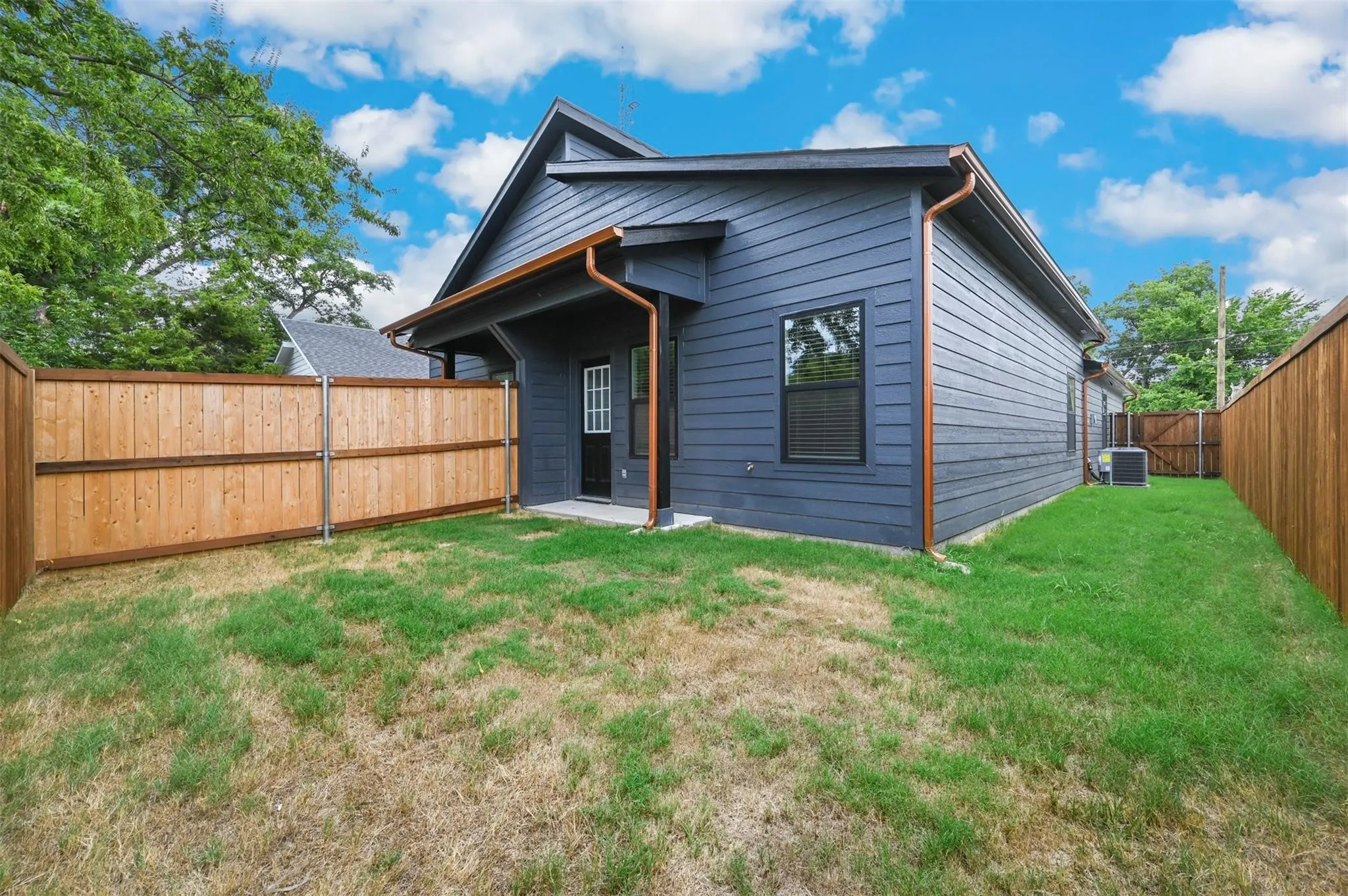 Duplex For Rent in Hunt County , 3018 Henry Street A, Greenville, Texas 75401, 3 Bedroom, 2 Bathroom, Garage spaces, 1,000 Sqft, built in 2024, mls#21378073, Real Estate Agent in Greenville, Homes For Rent in Hunt county, Homes For Rent in Greenville, Realtor in Greenville Texas, Real Estate Brokerage Independent Realty Texas, Luminita Cordes Realtor