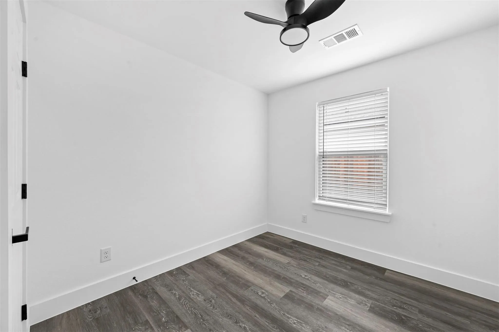Duplex For Rent in Hunt County , 3018 Henry Street A, Greenville, Texas 75401, 3 Bedroom, 2 Bathroom, Garage spaces, 1,000 Sqft, built in 2024, mls#21378073, Real Estate Agent in Greenville, Homes For Rent in Hunt county, Homes For Rent in Greenville, Realtor in Greenville Texas, Real Estate Brokerage Independent Realty Texas, Luminita Cordes Realtor