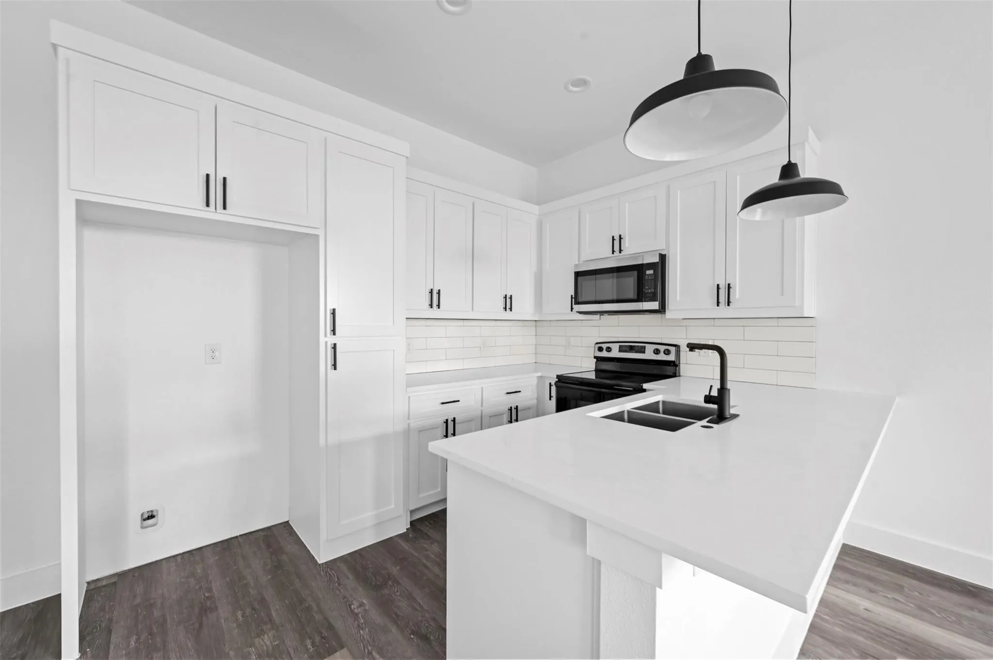 Duplex For Rent in Hunt County , 3018 Henry Street A, Greenville, Texas 75401, 3 Bedroom, 2 Bathroom, Garage spaces, 1,000 Sqft, built in 2024, mls#21378073, Real Estate Agent in Greenville, Homes For Rent in Hunt county, Homes For Rent in Greenville, Realtor in Greenville Texas, Real Estate Brokerage Independent Realty Texas, Luminita Cordes Realtor