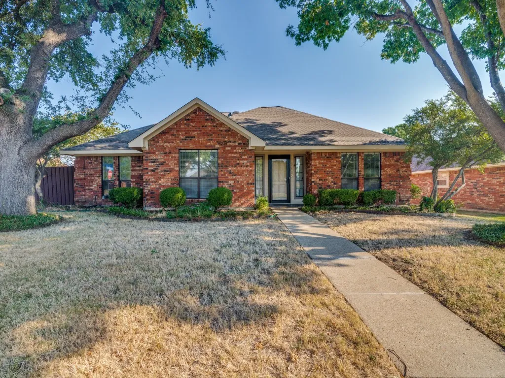 Single Family Residence For Sale in Dallas County , 3405 Blossom Drive, Sachse, Texas 75048, 3 Bedroom, 2 Bathroom, 2 Garage spaces, 1,709 Sqft, built in 1985, mls#21376488, Real Estate Agent in Sachse, Homes For Sale in Dallas county, Homes For Sale in Sachse, Realtor in Sachse Texas, Real Estate Brokerage Independent Realty Texas, Luminita Cordes Realtor