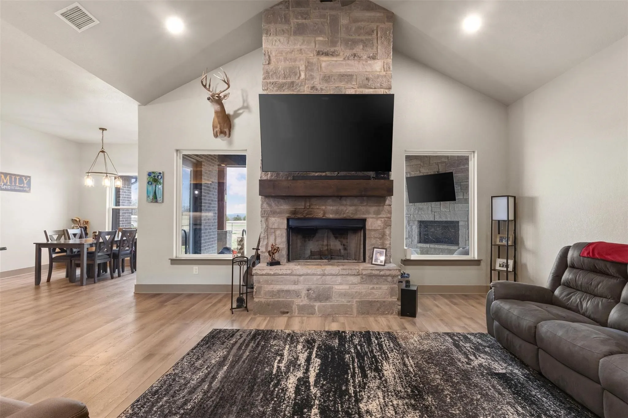 Single Family Residence For Sale in Wise County , 170 Rolling Hills Boulevard, Alvord, Texas 76225, 3 Bedroom, 4 Bathroom, Garage spaces, 2,384 Sqft, built in 2022, mls#21377322, Real Estate Agent in Alvord, Homes For Sale in Wise county, Homes For Sale in Alvord, Realtor in Alvord Texas, Real Estate Brokerage Independent Realty Texas, Luminita Cordes Realtor