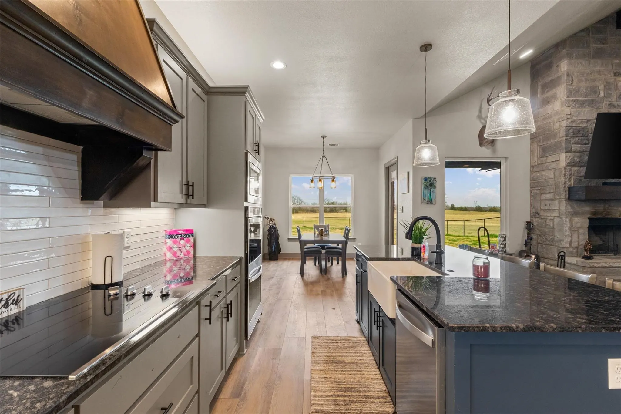 Single Family Residence For Sale in Wise County , 170 Rolling Hills Boulevard, Alvord, Texas 76225, 3 Bedroom, 4 Bathroom, Garage spaces, 2,384 Sqft, built in 2022, mls#21377322, Real Estate Agent in Alvord, Homes For Sale in Wise county, Homes For Sale in Alvord, Realtor in Alvord Texas, Real Estate Brokerage Independent Realty Texas, Luminita Cordes Realtor
