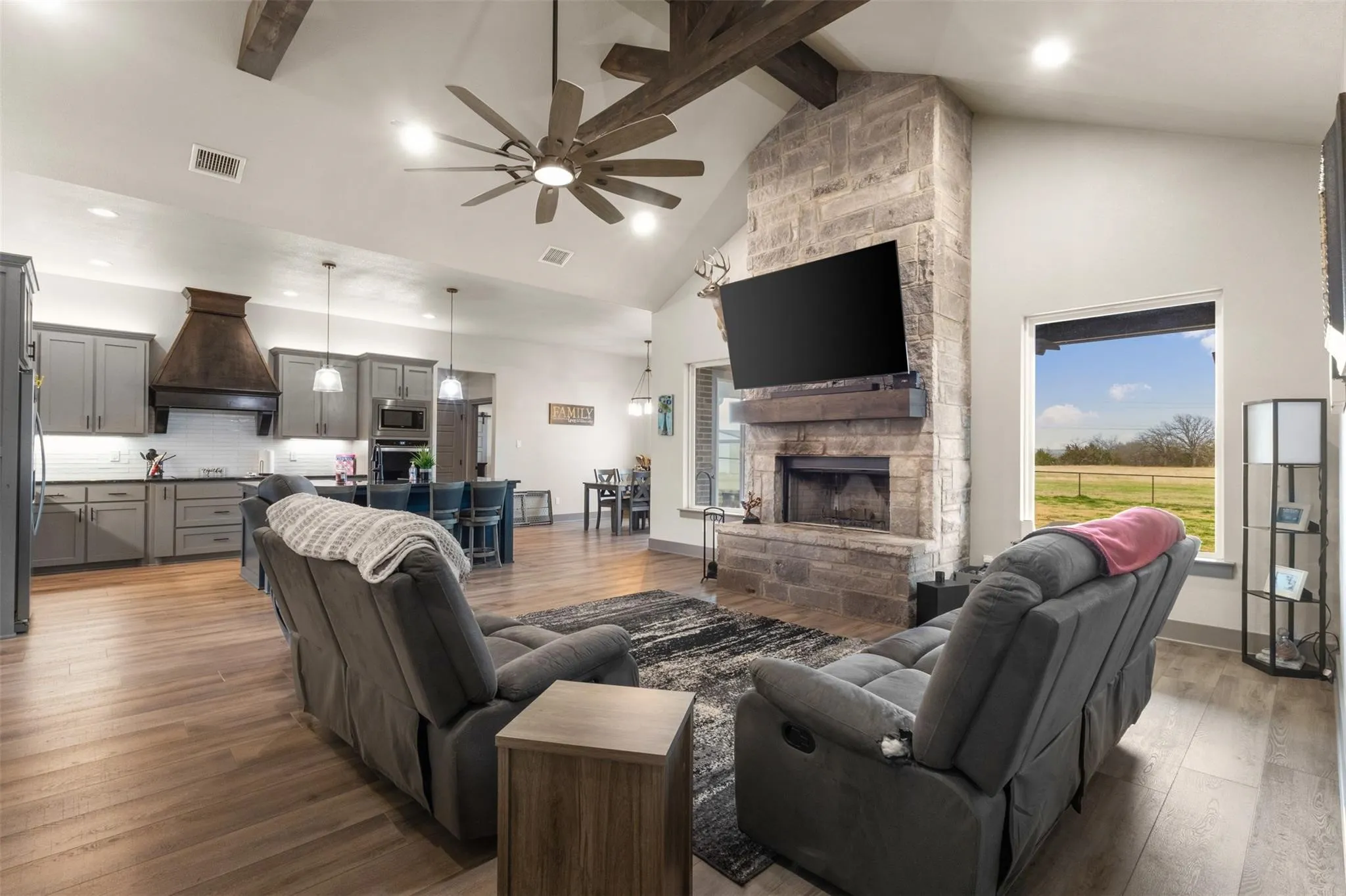 Single Family Residence For Sale in Wise County , 170 Rolling Hills Boulevard, Alvord, Texas 76225, 3 Bedroom, 4 Bathroom, Garage spaces, 2,384 Sqft, built in 2022, mls#21377322, Real Estate Agent in Alvord, Homes For Sale in Wise county, Homes For Sale in Alvord, Realtor in Alvord Texas, Real Estate Brokerage Independent Realty Texas, Luminita Cordes Realtor