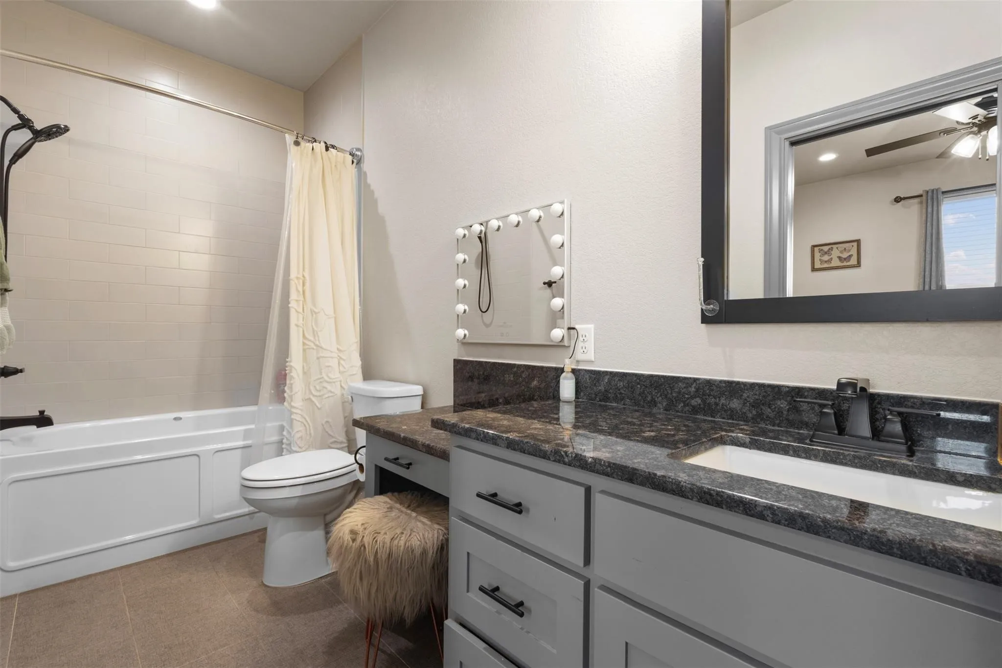 Single Family Residence For Sale in Wise County , 170 Rolling Hills Boulevard, Alvord, Texas 76225, 3 Bedroom, 4 Bathroom, Garage spaces, 2,384 Sqft, built in 2022, mls#21377322, Real Estate Agent in Alvord, Homes For Sale in Wise county, Homes For Sale in Alvord, Realtor in Alvord Texas, Real Estate Brokerage Independent Realty Texas, Luminita Cordes Realtor