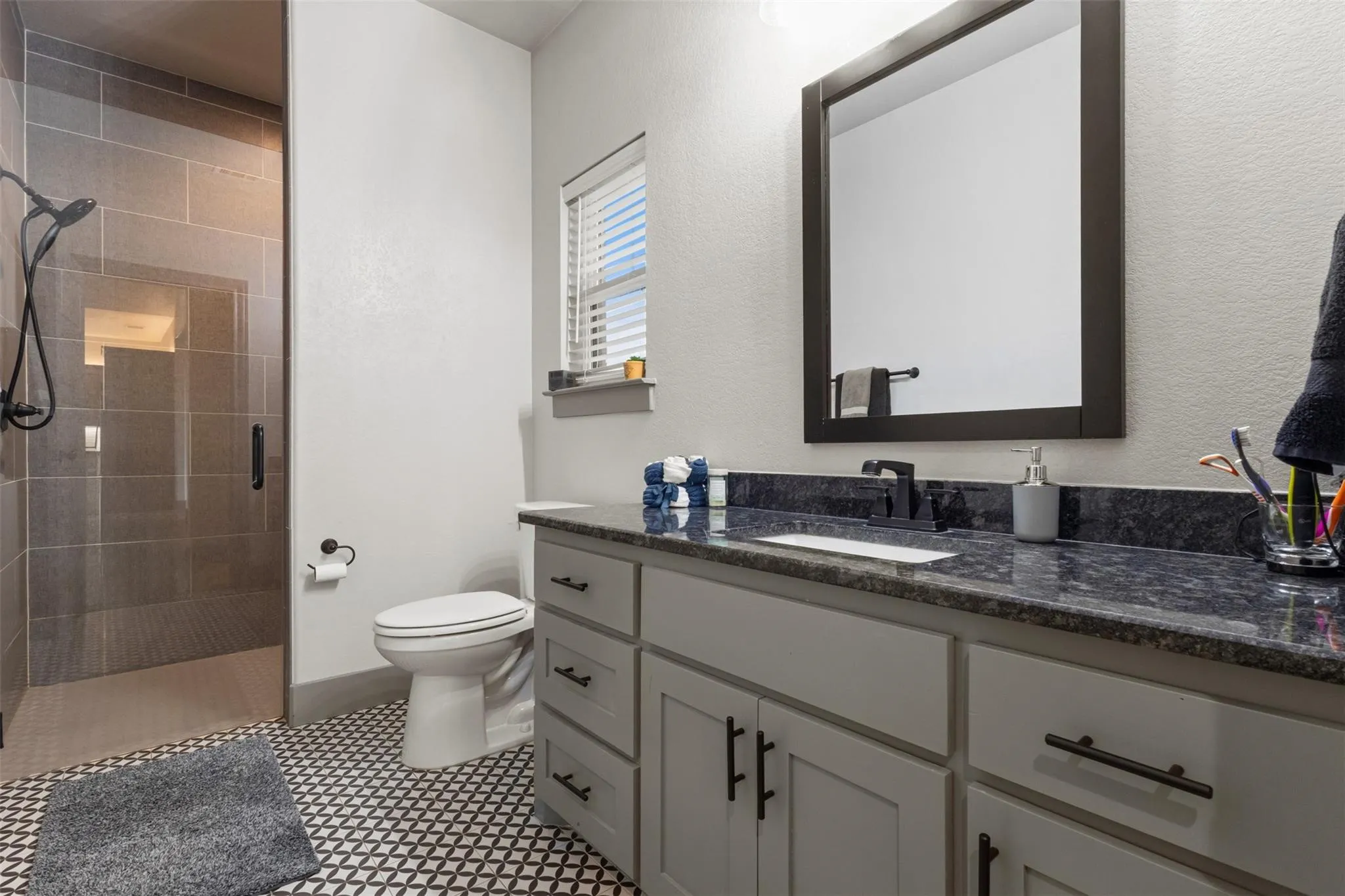 Single Family Residence For Sale in Wise County , 170 Rolling Hills Boulevard, Alvord, Texas 76225, 3 Bedroom, 4 Bathroom, Garage spaces, 2,384 Sqft, built in 2022, mls#21377322, Real Estate Agent in Alvord, Homes For Sale in Wise county, Homes For Sale in Alvord, Realtor in Alvord Texas, Real Estate Brokerage Independent Realty Texas, Luminita Cordes Realtor