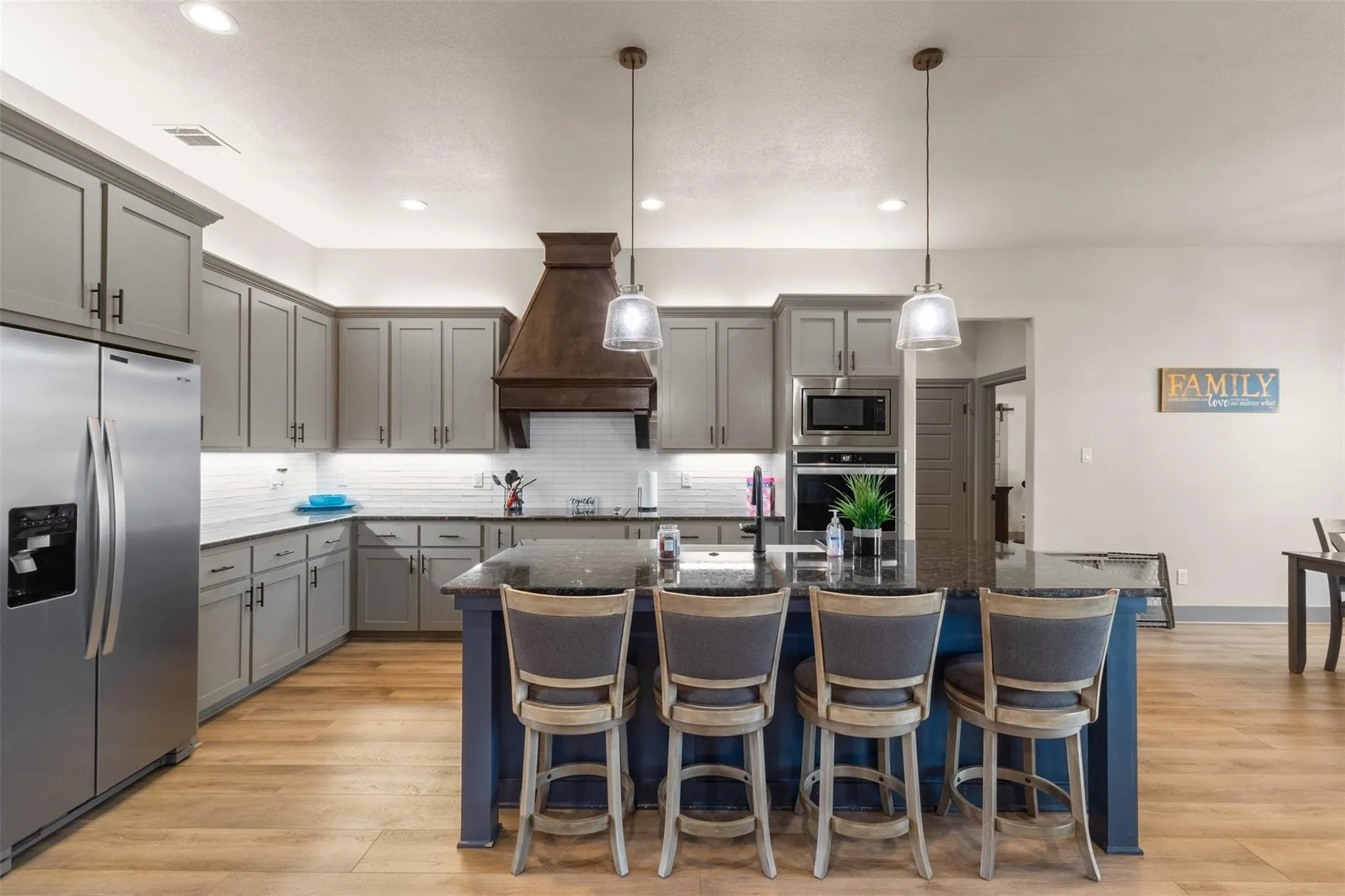 Single Family Residence For Sale in Wise County , 170 Rolling Hills Boulevard, Alvord, Texas 76225, 3 Bedroom, 4 Bathroom, Garage spaces, 2,384 Sqft, built in 2022, mls#21377322, Real Estate Agent in Alvord, Homes For Sale in Wise county, Homes For Sale in Alvord, Realtor in Alvord Texas, Real Estate Brokerage Independent Realty Texas, Luminita Cordes Realtor