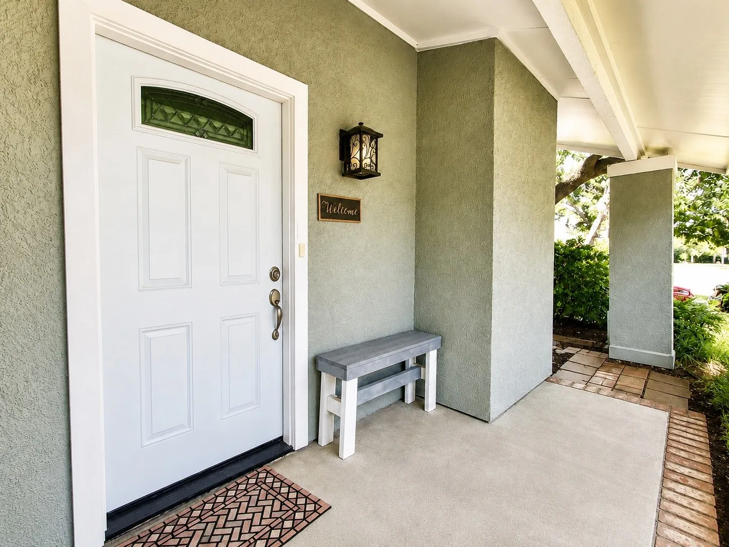 Single Family Residence For Sale in Tarrant County , 2113 Oakwood Lane, Arlington, Texas 76012, 3 Bedroom, 3 Bathroom, 2 Garage spaces, 2,095 Sqft, built in 1977, mls#21377992, Real Estate Agent in Arlington, Homes For Sale in Tarrant county, Homes For Sale in Arlington, Realtor in Arlington Texas, Real Estate Brokerage Independent Realty Texas, Luminita Cordes Realtor