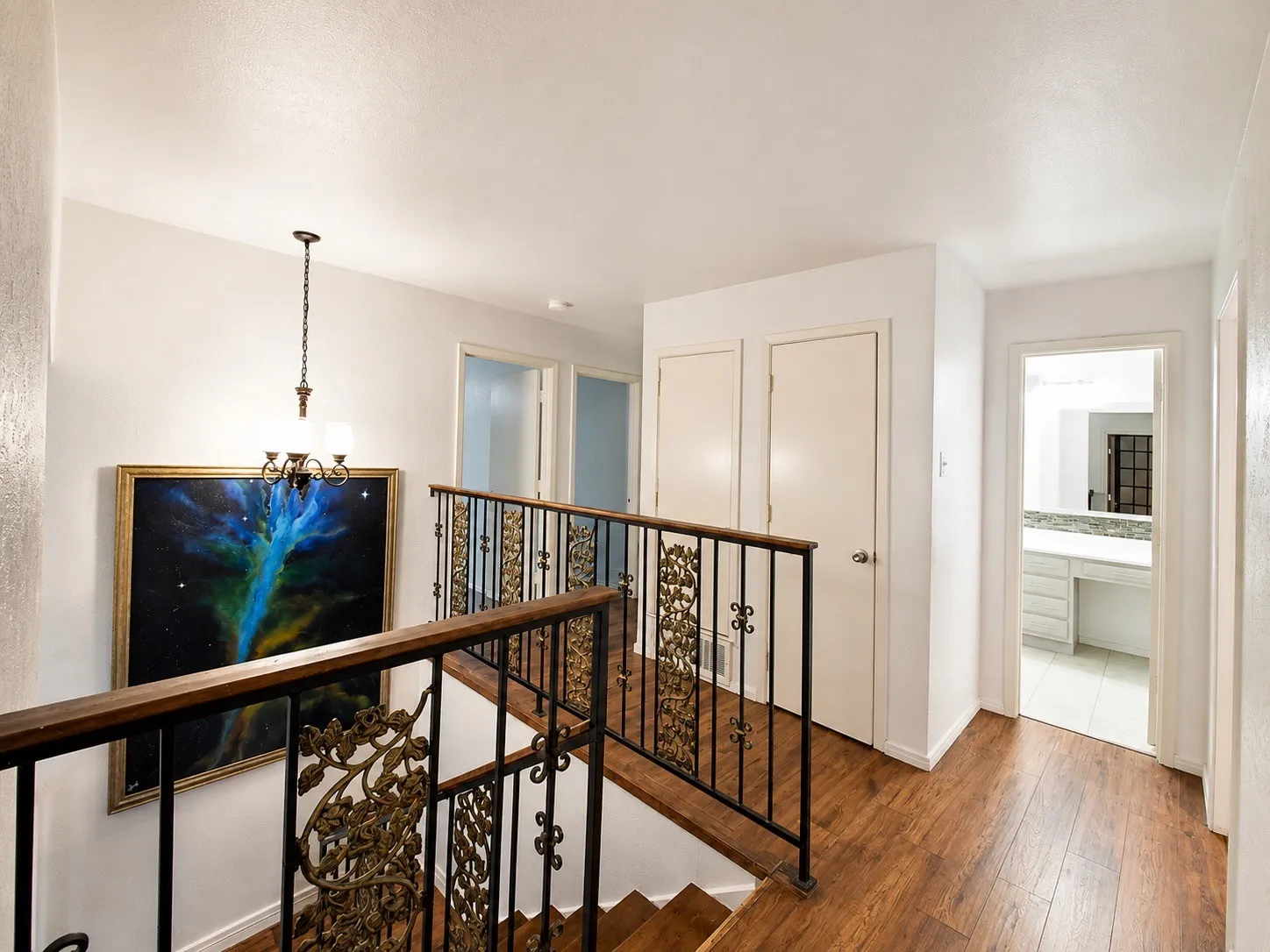 Single Family Residence For Sale in Tarrant County , 2113 Oakwood Lane, Arlington, Texas 76012, 3 Bedroom, 3 Bathroom, 2 Garage spaces, 2,095 Sqft, built in 1977, mls#21377992, Real Estate Agent in Arlington, Homes For Sale in Tarrant county, Homes For Sale in Arlington, Realtor in Arlington Texas, Real Estate Brokerage Independent Realty Texas, Luminita Cordes Realtor