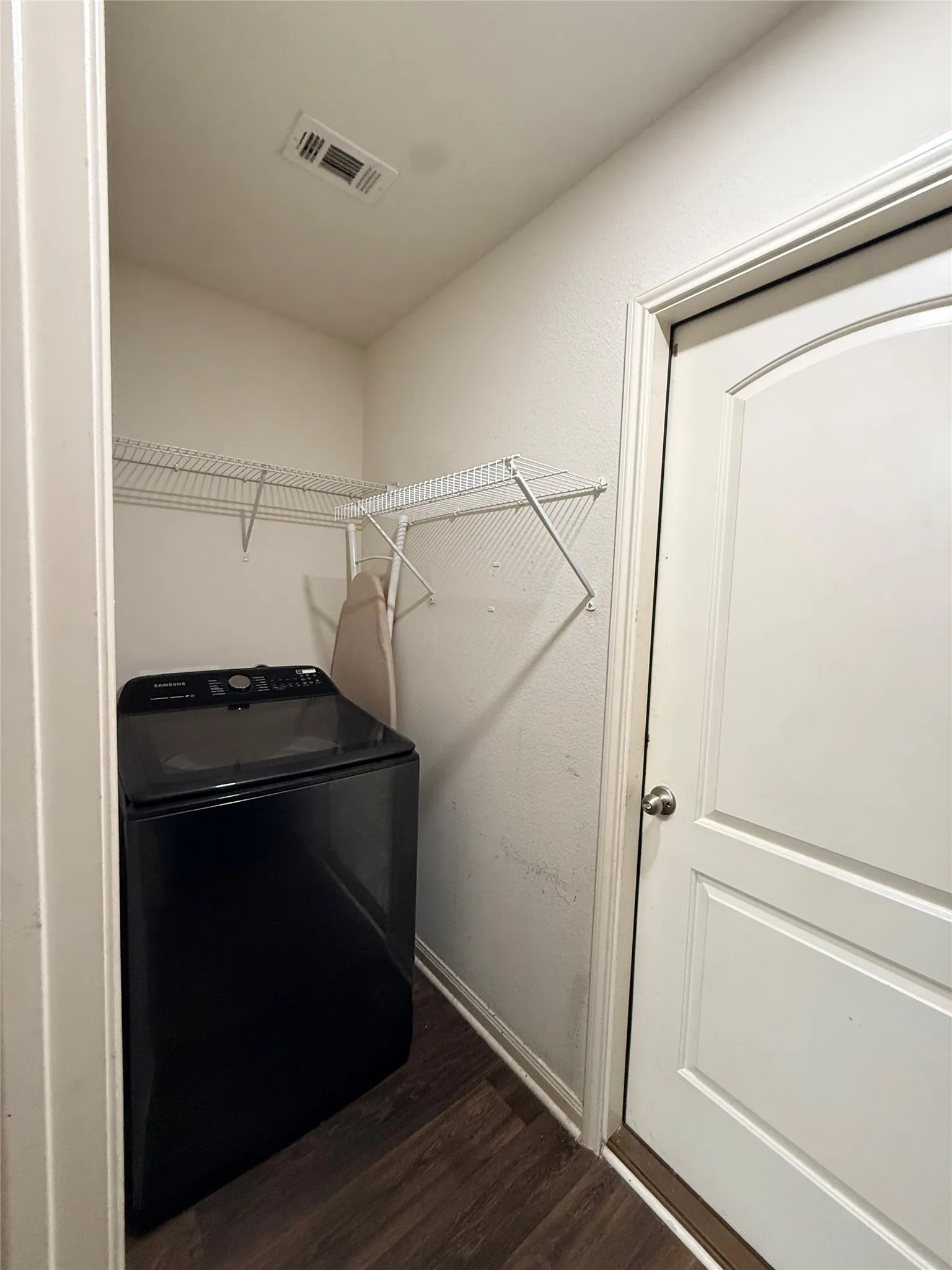 Single Family Residence For Rent in Dallas County , 1401 Macy Lane, Dallas, Texas 75253, 3 Bedroom, 2 Bathroom, 2 Garage spaces, 1,630 Sqft, built in 2016, mls#21378083, Real Estate Agent in Dallas, Homes For Rent in Dallas county, Homes For Rent in Dallas, Realtor in Dallas Texas, Real Estate Brokerage Independent Realty Texas, Luminita Cordes Realtor