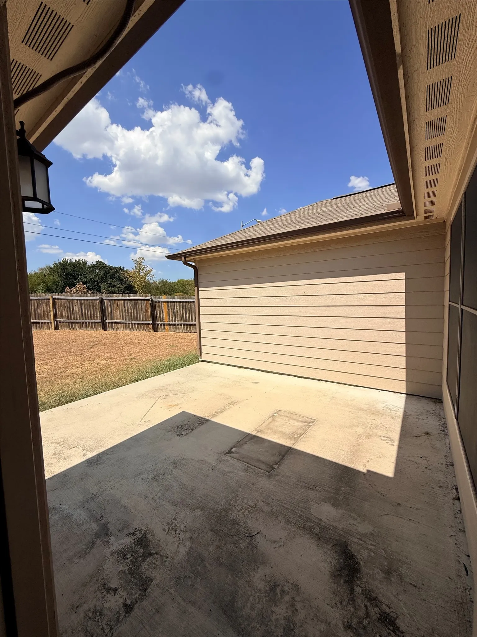 Single Family Residence For Rent in Dallas County , 1401 Macy Lane, Dallas, Texas 75253, 3 Bedroom, 2 Bathroom, 2 Garage spaces, 1,630 Sqft, built in 2016, mls#21378083, Real Estate Agent in Dallas, Homes For Rent in Dallas county, Homes For Rent in Dallas, Realtor in Dallas Texas, Real Estate Brokerage Independent Realty Texas, Luminita Cordes Realtor