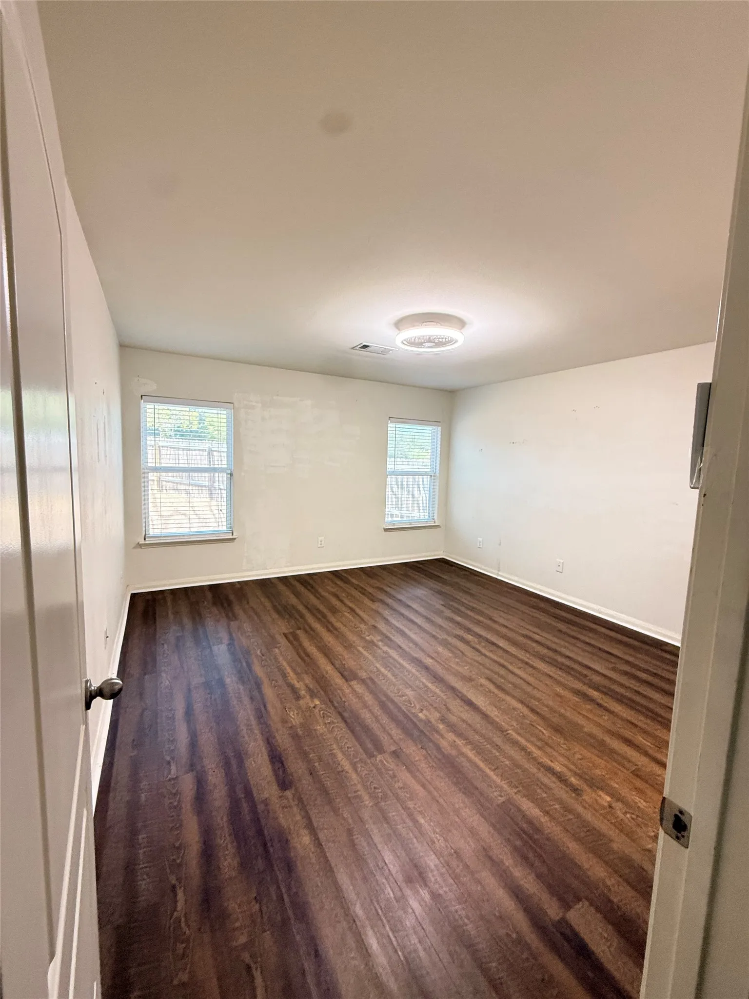 Single Family Residence For Rent in Dallas County , 1401 Macy Lane, Dallas, Texas 75253, 3 Bedroom, 2 Bathroom, 2 Garage spaces, 1,630 Sqft, built in 2016, mls#21378083, Real Estate Agent in Dallas, Homes For Rent in Dallas county, Homes For Rent in Dallas, Realtor in Dallas Texas, Real Estate Brokerage Independent Realty Texas, Luminita Cordes Realtor