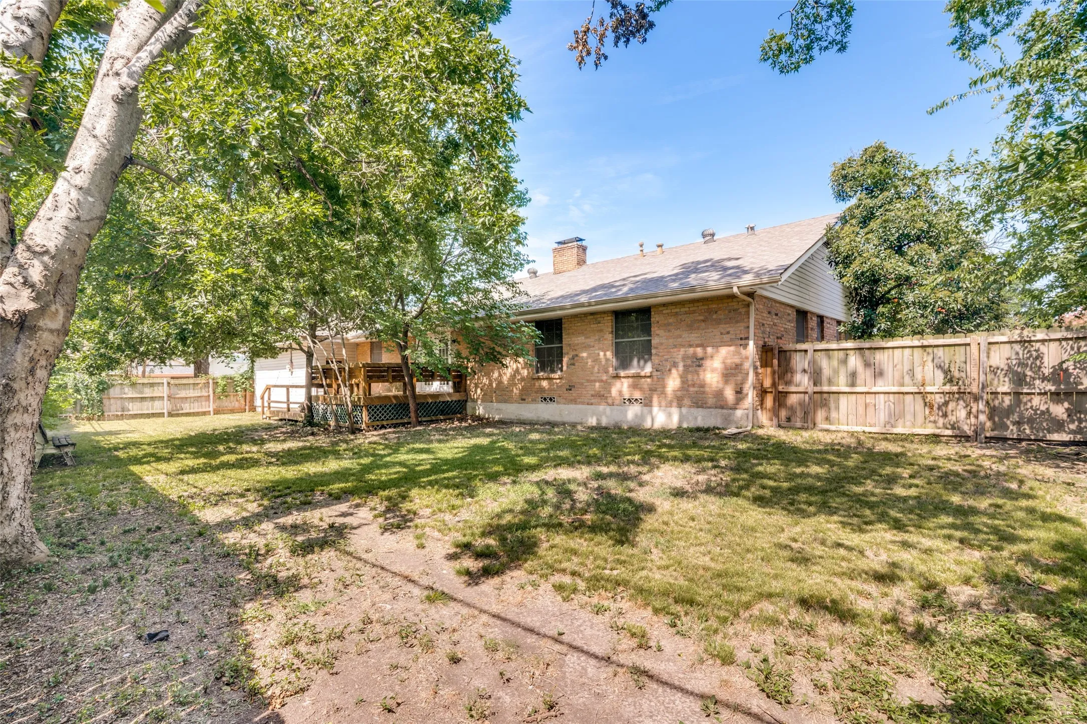Single Family Residence For Sale in Hunt County , 5405 Kayway Drive, Greenville, Texas 75402, 3 Bedroom, 2 Bathroom, 2 Garage spaces, 1,850 Sqft, built in 1984, mls#21378076, Real Estate Agent in Greenville, Homes For Sale in Hunt county, Homes For Sale in Greenville, Realtor in Greenville Texas, Real Estate Brokerage Independent Realty Texas, Luminita Cordes Realtor