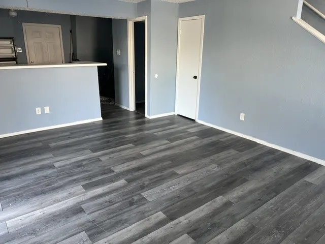 Looking toward Kitchen