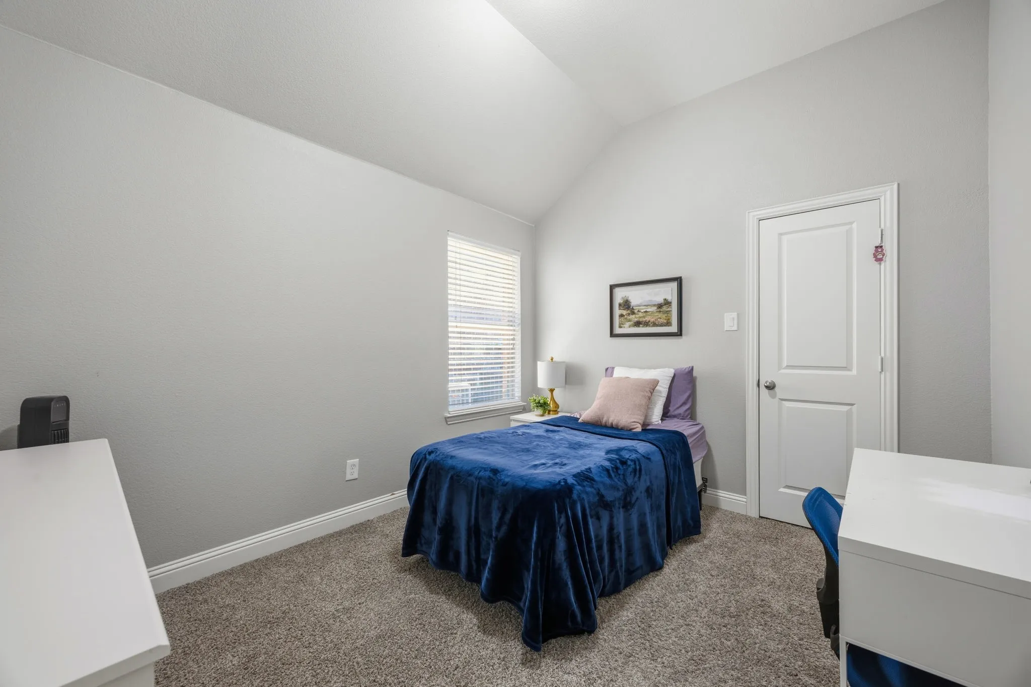 Single Family Residence For Sale in Denton County , 9901 Trinity Drive, Little Elm, Texas 75068, 4 Bedroom, 4 Bathroom, 3 Garage spaces, 2,803 Sqft, built in 2016, mls#21377540, Real Estate Agent in Little Elm, Homes For Sale in Denton county, Homes For Sale in Little Elm, Realtor in Little Elm Texas, Real Estate Brokerage Independent Realty Texas, Luminita Cordes Realtor