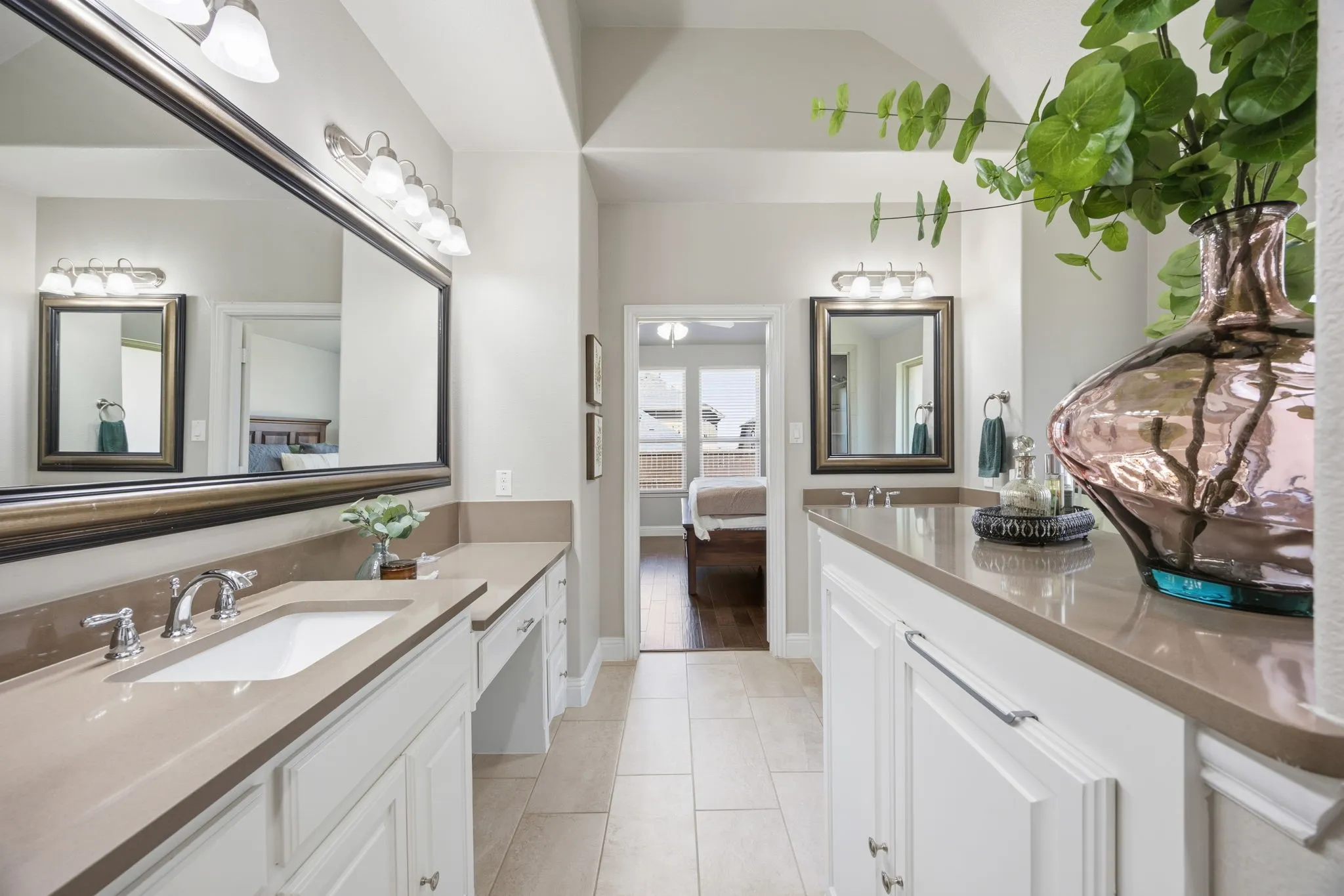Single Family Residence For Sale in Denton County , 9901 Trinity Drive, Little Elm, Texas 75068, 4 Bedroom, 4 Bathroom, 3 Garage spaces, 2,803 Sqft, built in 2016, mls#21377540, Real Estate Agent in Little Elm, Homes For Sale in Denton county, Homes For Sale in Little Elm, Realtor in Little Elm Texas, Real Estate Brokerage Independent Realty Texas, Luminita Cordes Realtor