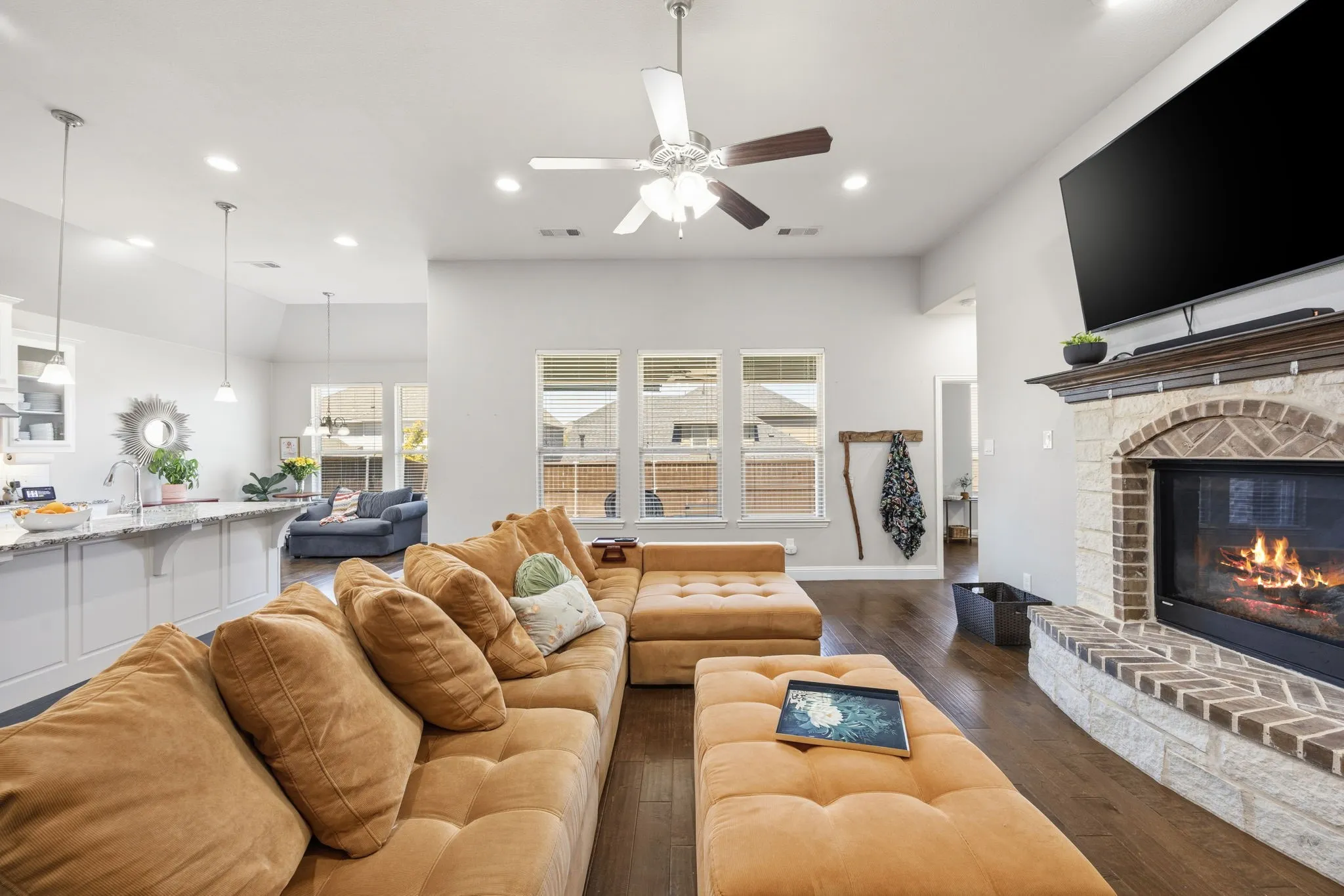 Single Family Residence For Sale in Denton County , 9901 Trinity Drive, Little Elm, Texas 75068, 4 Bedroom, 4 Bathroom, 3 Garage spaces, 2,803 Sqft, built in 2016, mls#21377540, Real Estate Agent in Little Elm, Homes For Sale in Denton county, Homes For Sale in Little Elm, Realtor in Little Elm Texas, Real Estate Brokerage Independent Realty Texas, Luminita Cordes Realtor