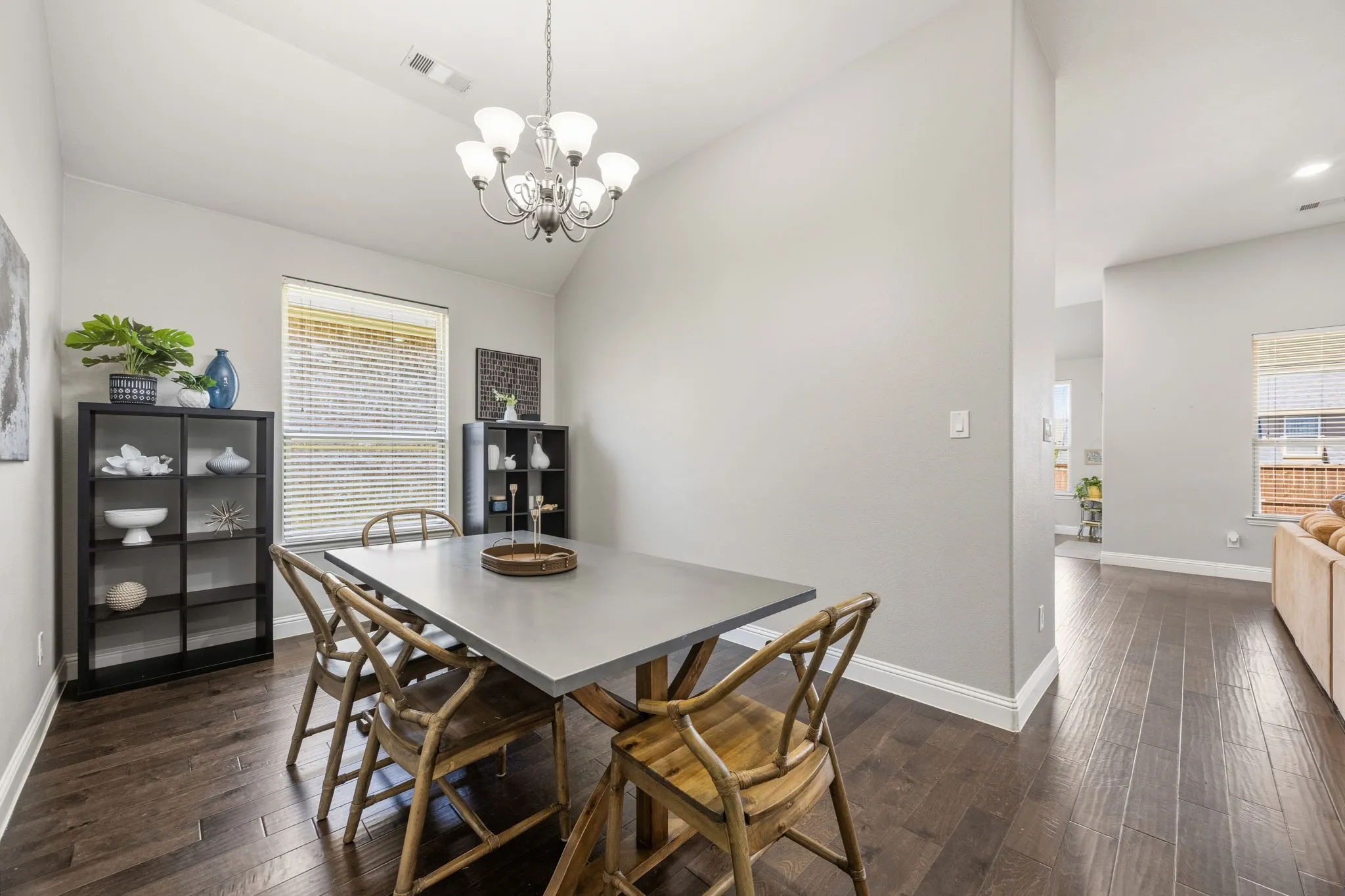 Single Family Residence For Sale in Denton County , 9901 Trinity Drive, Little Elm, Texas 75068, 4 Bedroom, 4 Bathroom, 3 Garage spaces, 2,803 Sqft, built in 2016, mls#21377540, Real Estate Agent in Little Elm, Homes For Sale in Denton county, Homes For Sale in Little Elm, Realtor in Little Elm Texas, Real Estate Brokerage Independent Realty Texas, Luminita Cordes Realtor