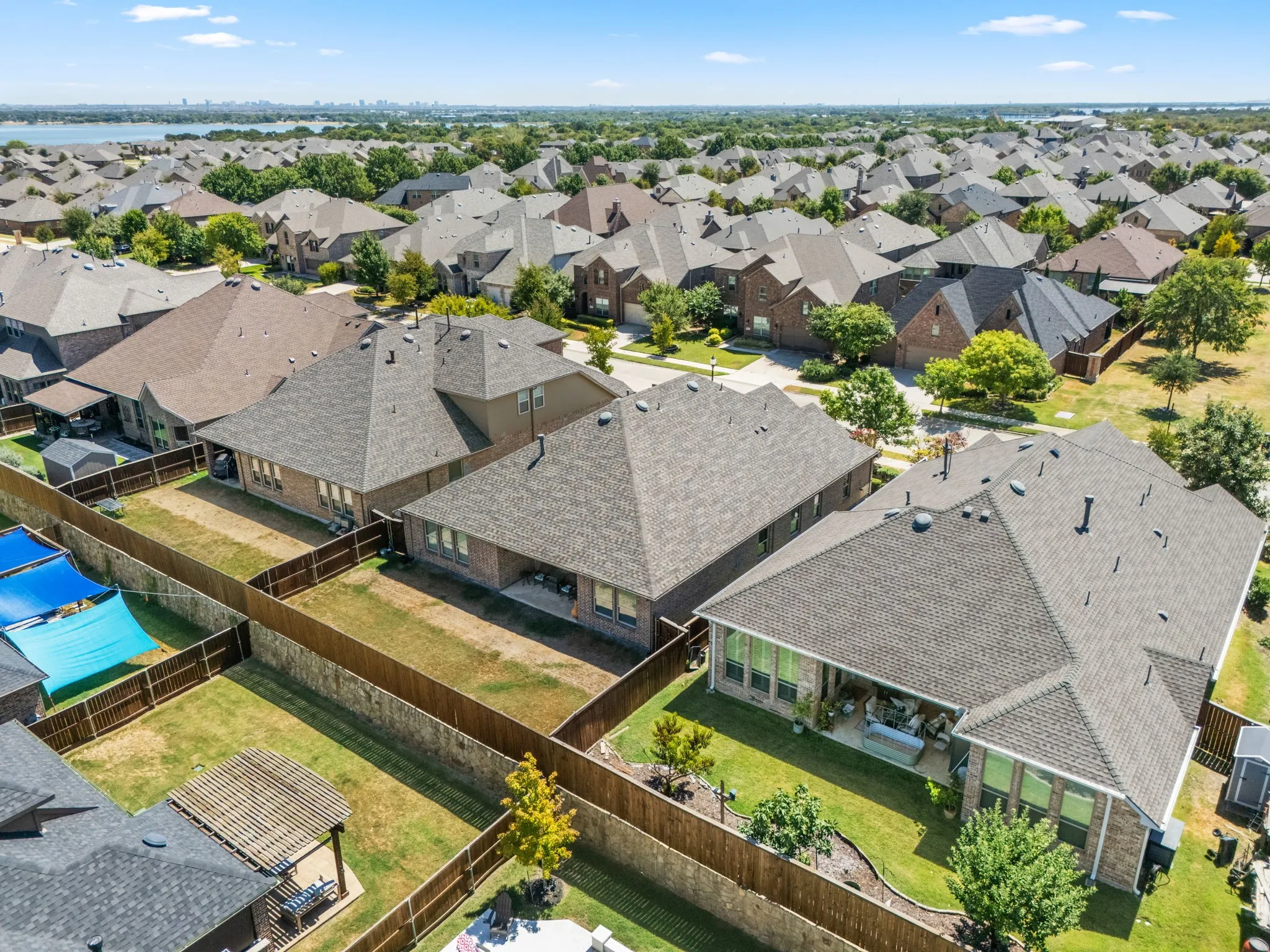 Single Family Residence For Sale in Denton County , 9901 Trinity Drive, Little Elm, Texas 75068, 4 Bedroom, 4 Bathroom, 3 Garage spaces, 2,803 Sqft, built in 2016, mls#21377540, Real Estate Agent in Little Elm, Homes For Sale in Denton county, Homes For Sale in Little Elm, Realtor in Little Elm Texas, Real Estate Brokerage Independent Realty Texas, Luminita Cordes Realtor