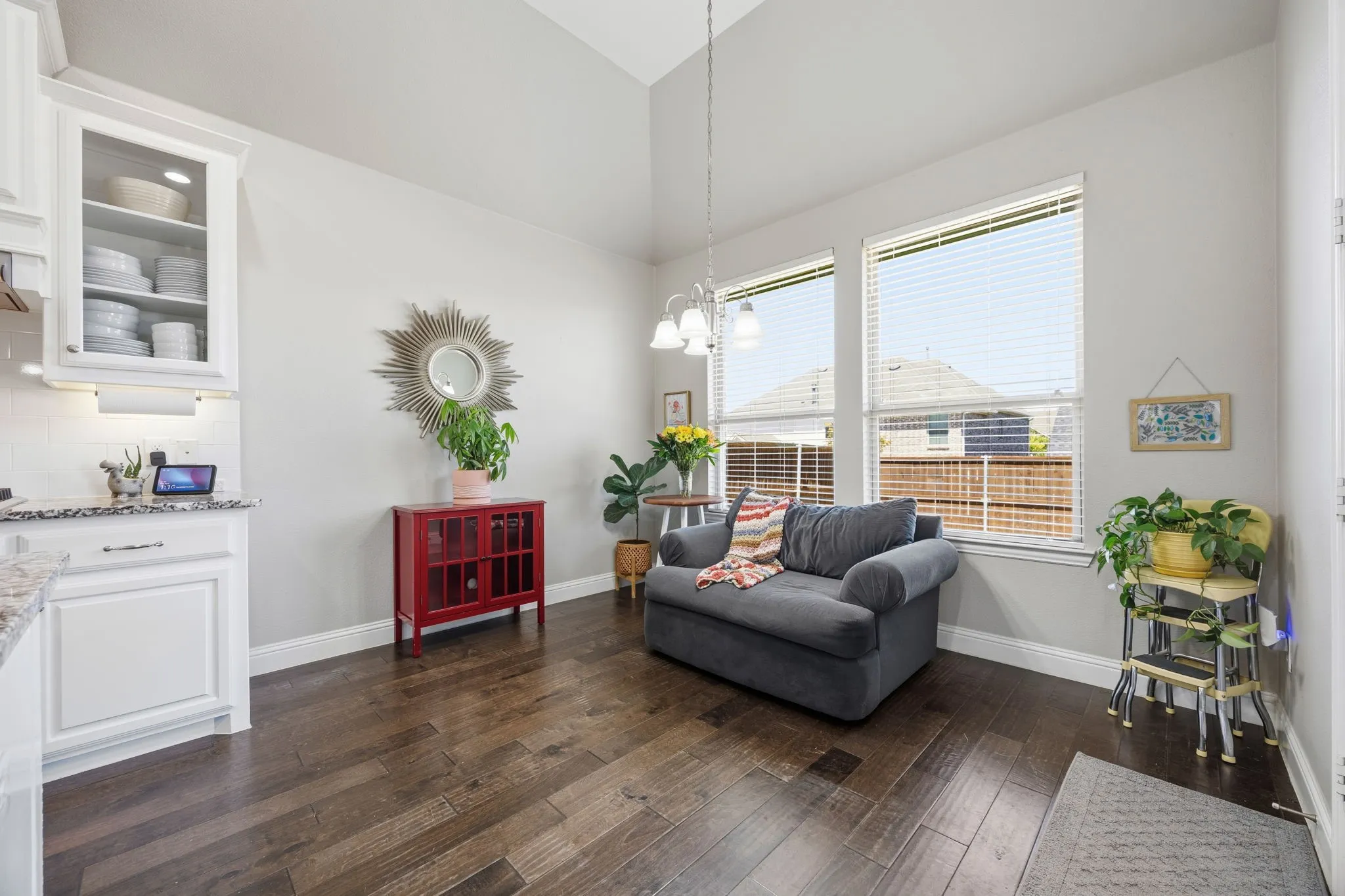 Single Family Residence For Sale in Denton County , 9901 Trinity Drive, Little Elm, Texas 75068, 4 Bedroom, 4 Bathroom, 3 Garage spaces, 2,803 Sqft, built in 2016, mls#21377540, Real Estate Agent in Little Elm, Homes For Sale in Denton county, Homes For Sale in Little Elm, Realtor in Little Elm Texas, Real Estate Brokerage Independent Realty Texas, Luminita Cordes Realtor