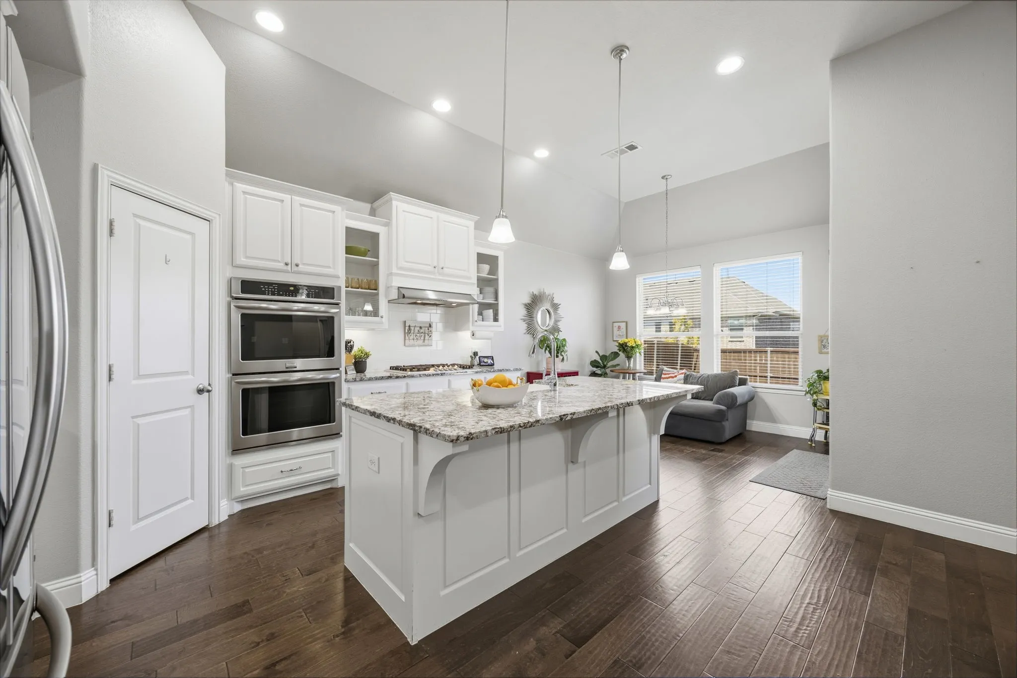 Single Family Residence For Sale in Denton County , 9901 Trinity Drive, Little Elm, Texas 75068, 4 Bedroom, 4 Bathroom, 3 Garage spaces, 2,803 Sqft, built in 2016, mls#21377540, Real Estate Agent in Little Elm, Homes For Sale in Denton county, Homes For Sale in Little Elm, Realtor in Little Elm Texas, Real Estate Brokerage Independent Realty Texas, Luminita Cordes Realtor