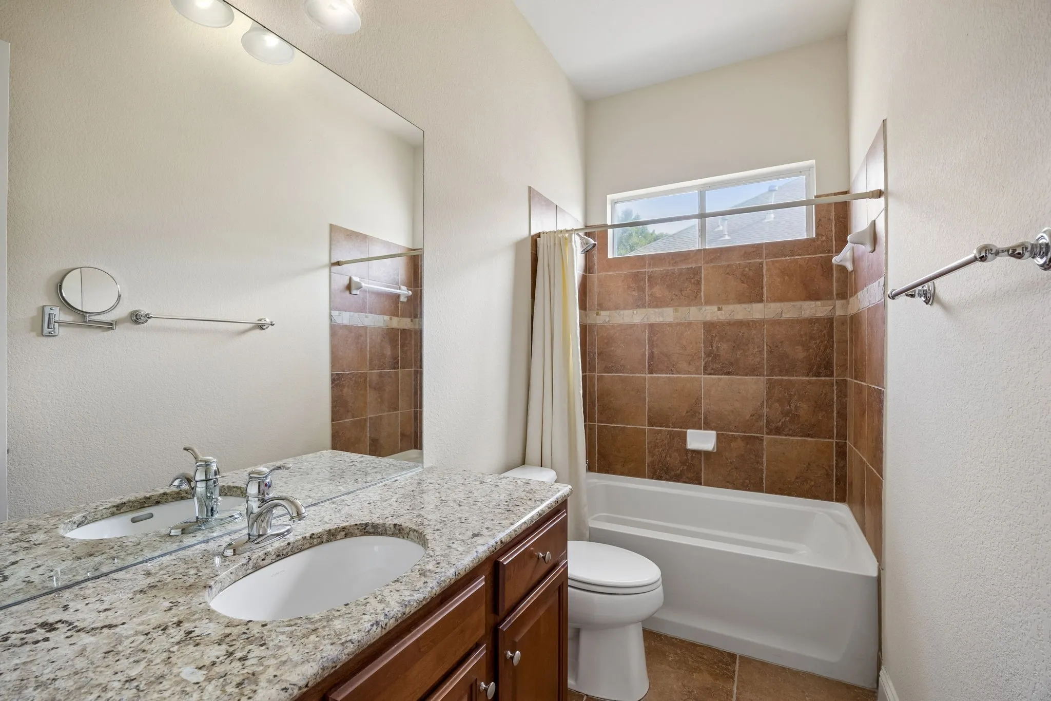 Single Family Residence For Sale in Denton County , 6979 Sugartree Lane, Frisco, Texas 75036, 3 Bedroom, 2 Bathroom, 3 Garage spaces, 2,363 Sqft, built in 2006, mls#21378088, Real Estate Agent in Frisco, Homes For Sale in Denton county, Homes For Sale in Frisco, Realtor in Frisco Texas, Real Estate Brokerage Independent Realty Texas, Luminita Cordes Realtor