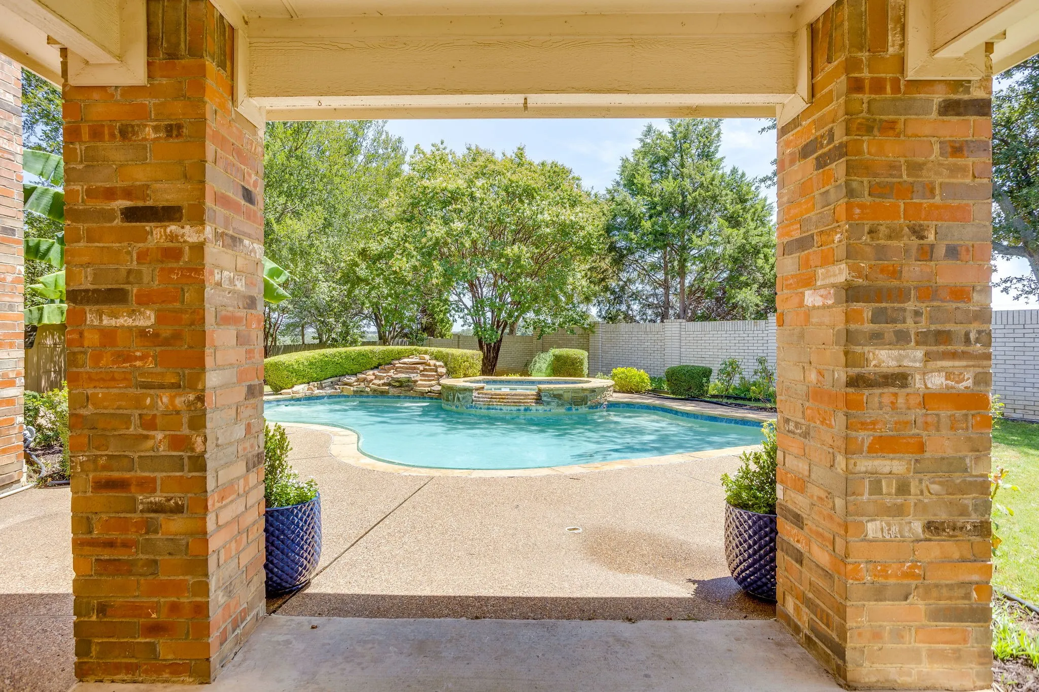 Single Family Residence For Sale in Tarrant County , 4205 Bayside Court, Arlington, Texas 76016, 5 Bedroom, 4 Bathroom, 2 Garage spaces, 4,210 Sqft, built in 2004, mls#21367533, Real Estate Agent in Arlington, Homes For Sale in Tarrant county, Homes For Sale in Arlington, Realtor in Arlington Texas, Real Estate Brokerage Independent Realty Texas, Luminita Cordes Realtor