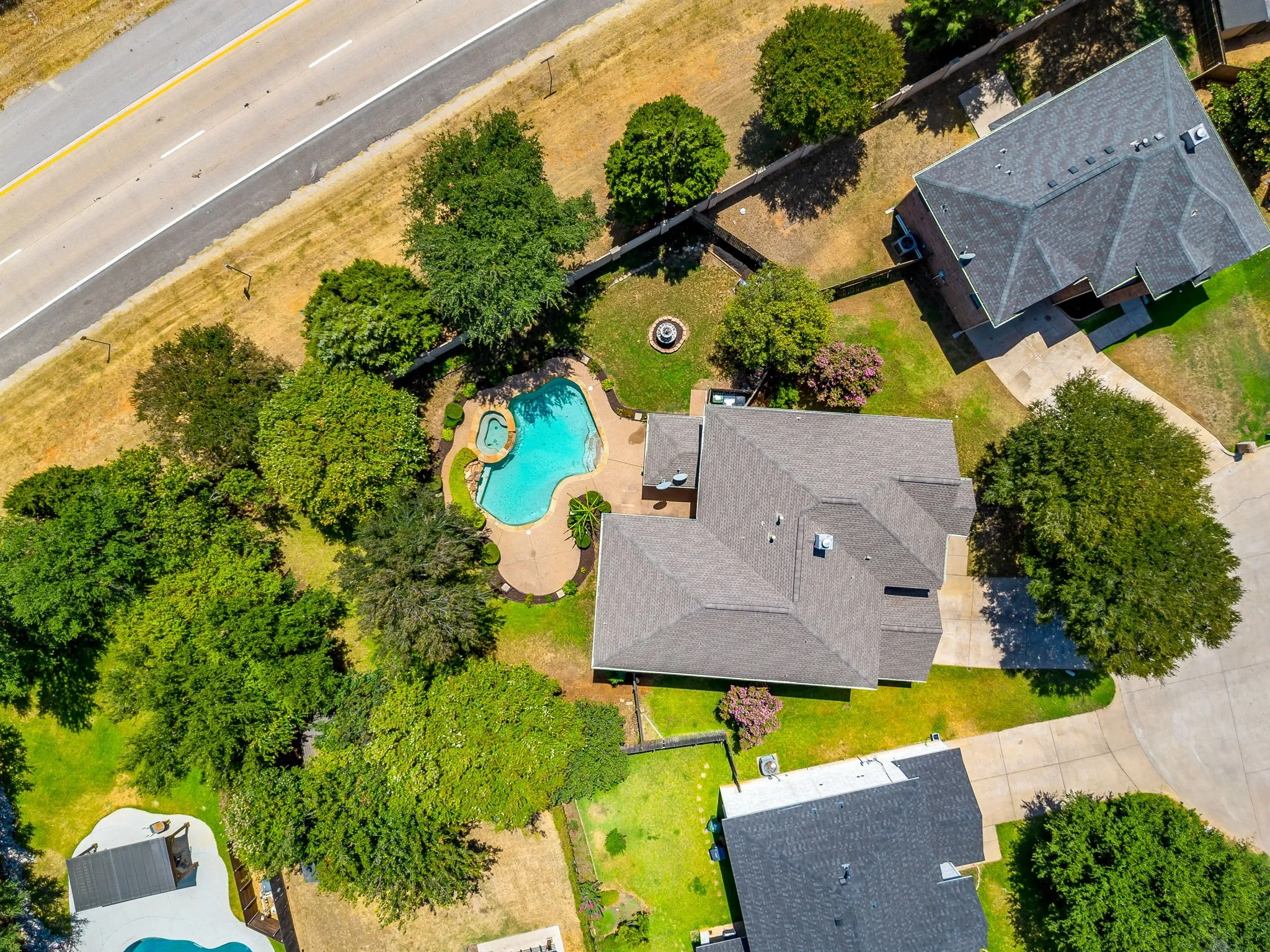Single Family Residence For Sale in Tarrant County , 4205 Bayside Court, Arlington, Texas 76016, 5 Bedroom, 4 Bathroom, 2 Garage spaces, 4,210 Sqft, built in 2004, mls#21367533, Real Estate Agent in Arlington, Homes For Sale in Tarrant county, Homes For Sale in Arlington, Realtor in Arlington Texas, Real Estate Brokerage Independent Realty Texas, Luminita Cordes Realtor