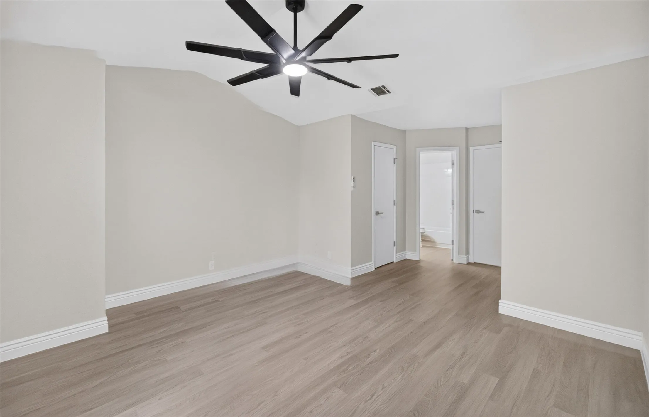 Condominium For Sale in Dallas County , 621 Carriagehouse Lane 8F, Garland, Texas 75040, 2 Bedroom, 2 Bathroom, Garage spaces, 1,089 Sqft, built in 1984, mls#21364093, Real Estate Agent in Garland, Homes For Sale in Dallas county, Homes For Sale in Garland, Realtor in Garland Texas, Real Estate Brokerage Independent Realty Texas, Luminita Cordes Realtor