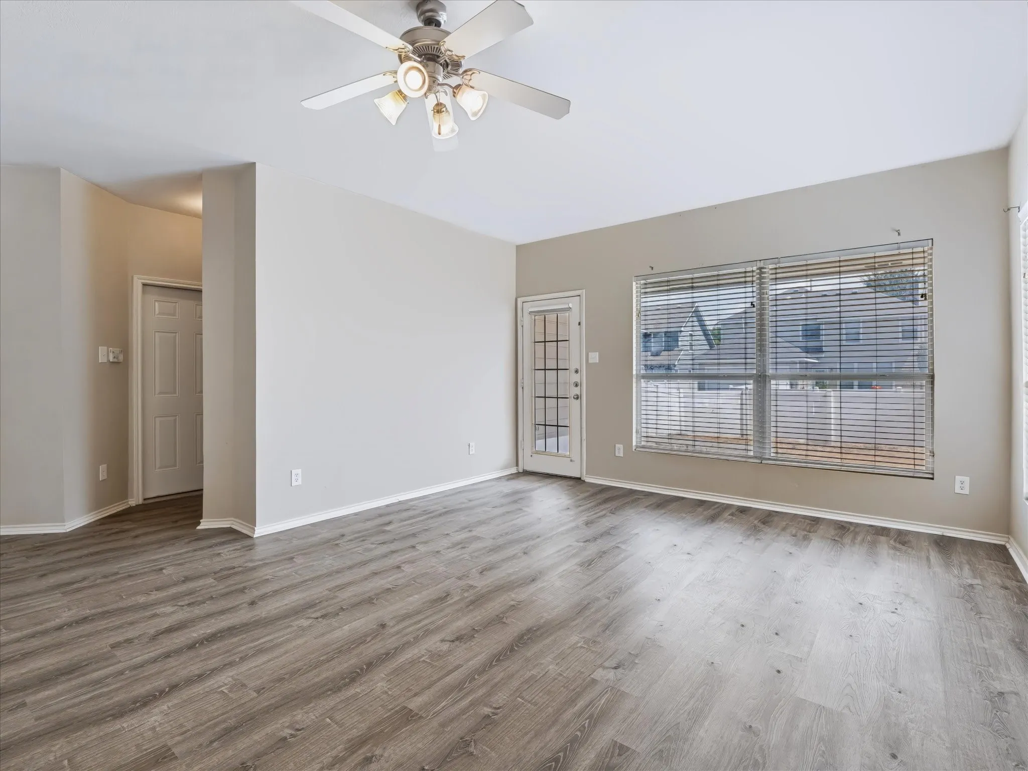 Single Family Residence For Sale in Denton County , 1618 Mary Lane, Providence Village, Texas 76227, 3 Bedroom, 2 Bathroom, 2 Garage spaces, 1,910 Sqft, built in 2006, mls#21376820, Real Estate Agent in Providence Village, Homes For Sale in Denton county, Homes For Sale in Providence Village, Realtor in Providence Village Texas, Real Estate Brokerage Independent Realty Texas, Luminita Cordes Realtor