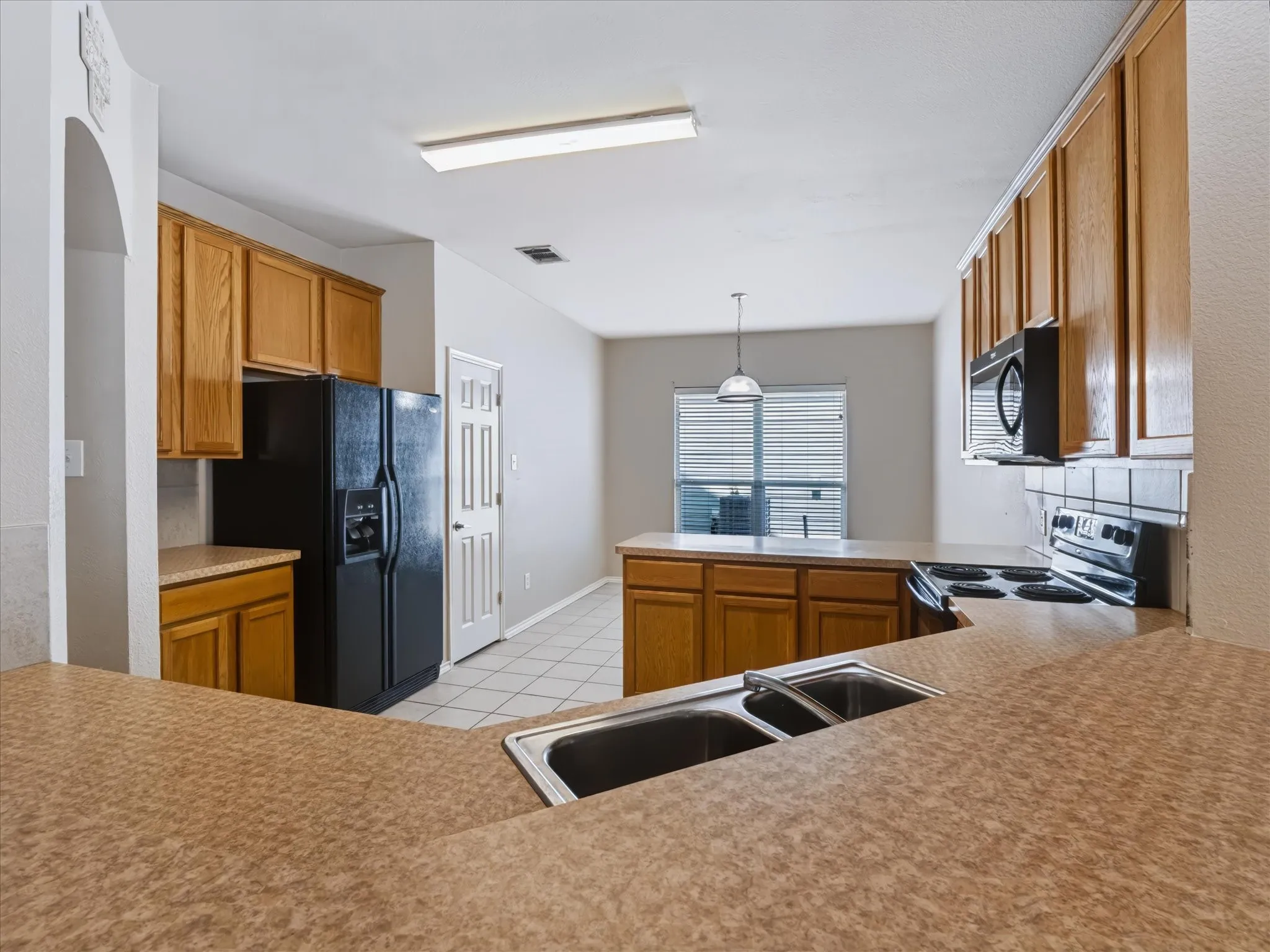 Single Family Residence For Sale in Denton County , 1618 Mary Lane, Providence Village, Texas 76227, 3 Bedroom, 2 Bathroom, 2 Garage spaces, 1,910 Sqft, built in 2006, mls#21376820, Real Estate Agent in Providence Village, Homes For Sale in Denton county, Homes For Sale in Providence Village, Realtor in Providence Village Texas, Real Estate Brokerage Independent Realty Texas, Luminita Cordes Realtor