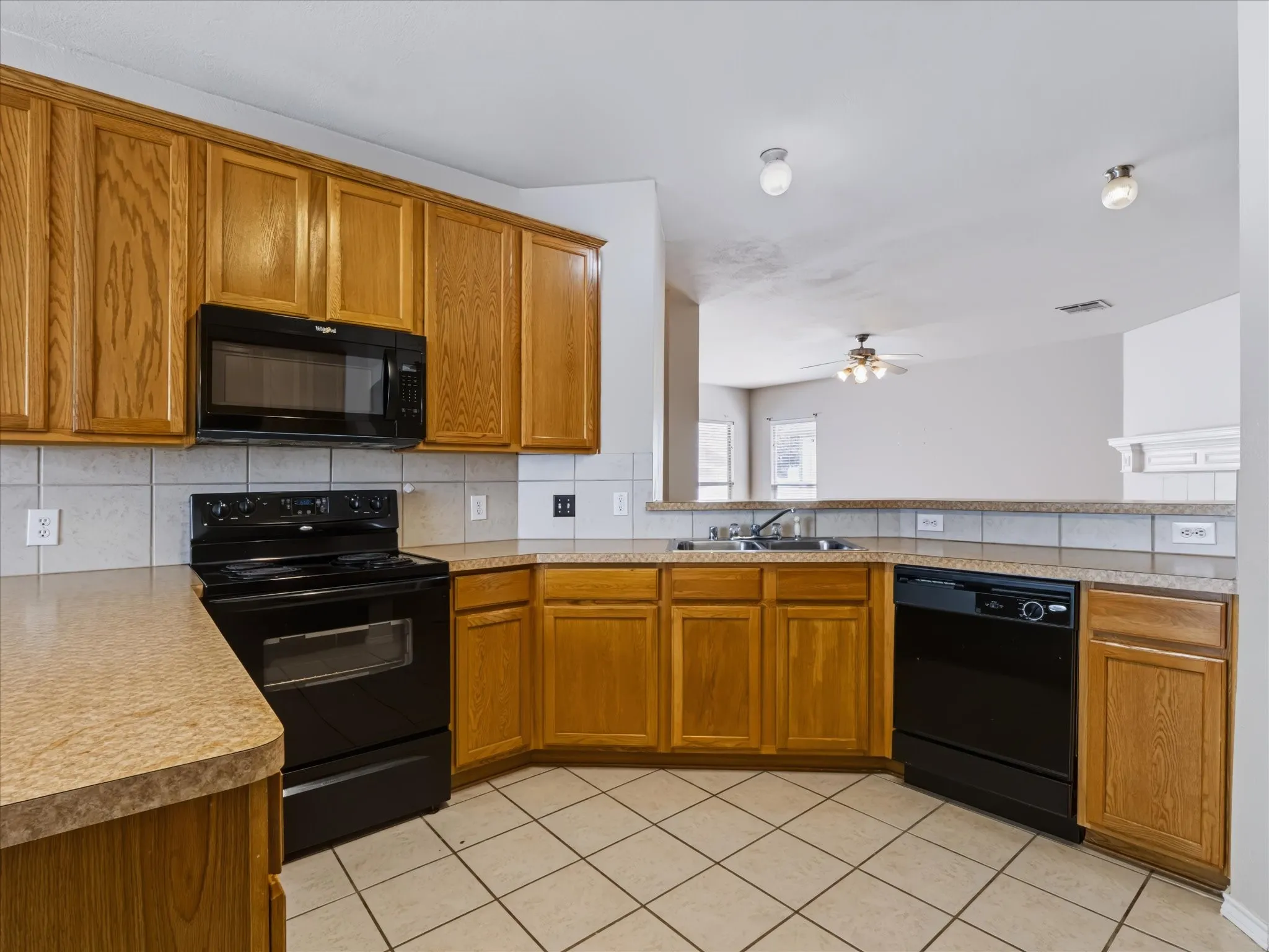 Single Family Residence For Sale in Denton County , 1618 Mary Lane, Providence Village, Texas 76227, 3 Bedroom, 2 Bathroom, 2 Garage spaces, 1,910 Sqft, built in 2006, mls#21376820, Real Estate Agent in Providence Village, Homes For Sale in Denton county, Homes For Sale in Providence Village, Realtor in Providence Village Texas, Real Estate Brokerage Independent Realty Texas, Luminita Cordes Realtor