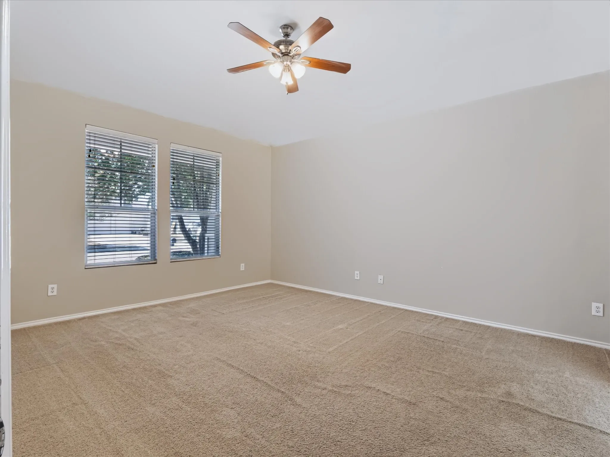 Single Family Residence For Sale in Denton County , 1618 Mary Lane, Providence Village, Texas 76227, 3 Bedroom, 2 Bathroom, 2 Garage spaces, 1,910 Sqft, built in 2006, mls#21376820, Real Estate Agent in Providence Village, Homes For Sale in Denton county, Homes For Sale in Providence Village, Realtor in Providence Village Texas, Real Estate Brokerage Independent Realty Texas, Luminita Cordes Realtor