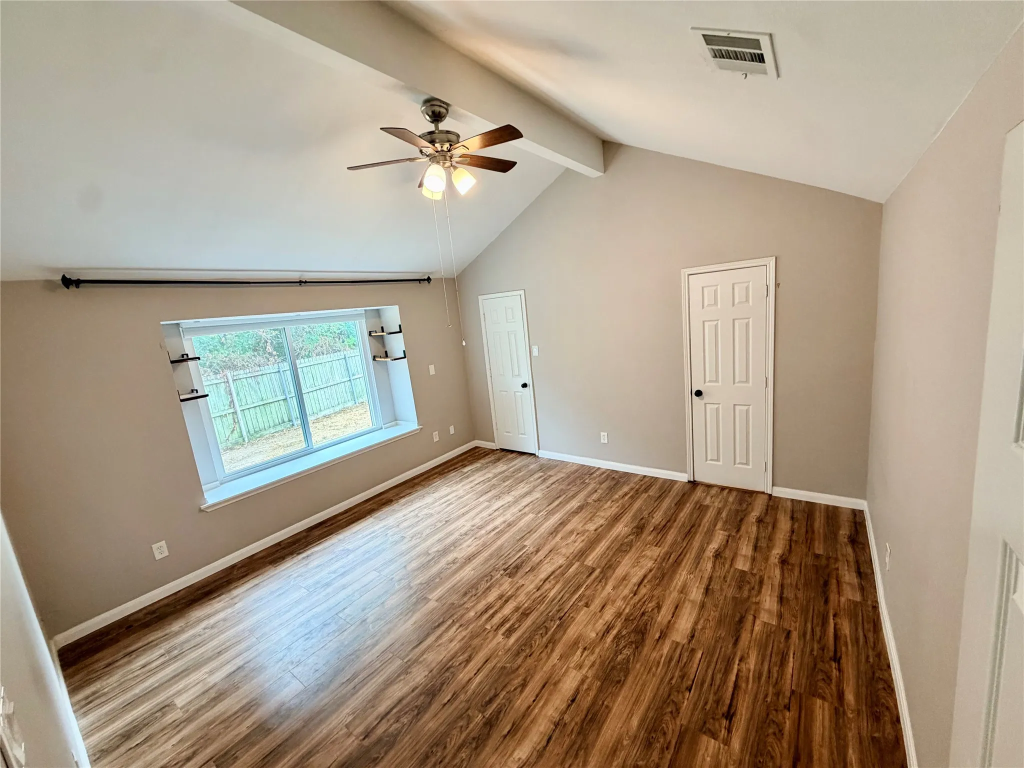 Single Family Residence For Sale in Dallas County , 7102 Lyons Road, Garland, Texas 75043, 3 Bedroom, 2 Bathroom, 2 Garage spaces, 1,660 Sqft, built in 1986, mls#21370626, Real Estate Agent in Garland, Homes For Sale in Dallas county, Homes For Sale in Garland, Realtor in Garland Texas, Real Estate Brokerage Independent Realty Texas, Luminita Cordes Realtor