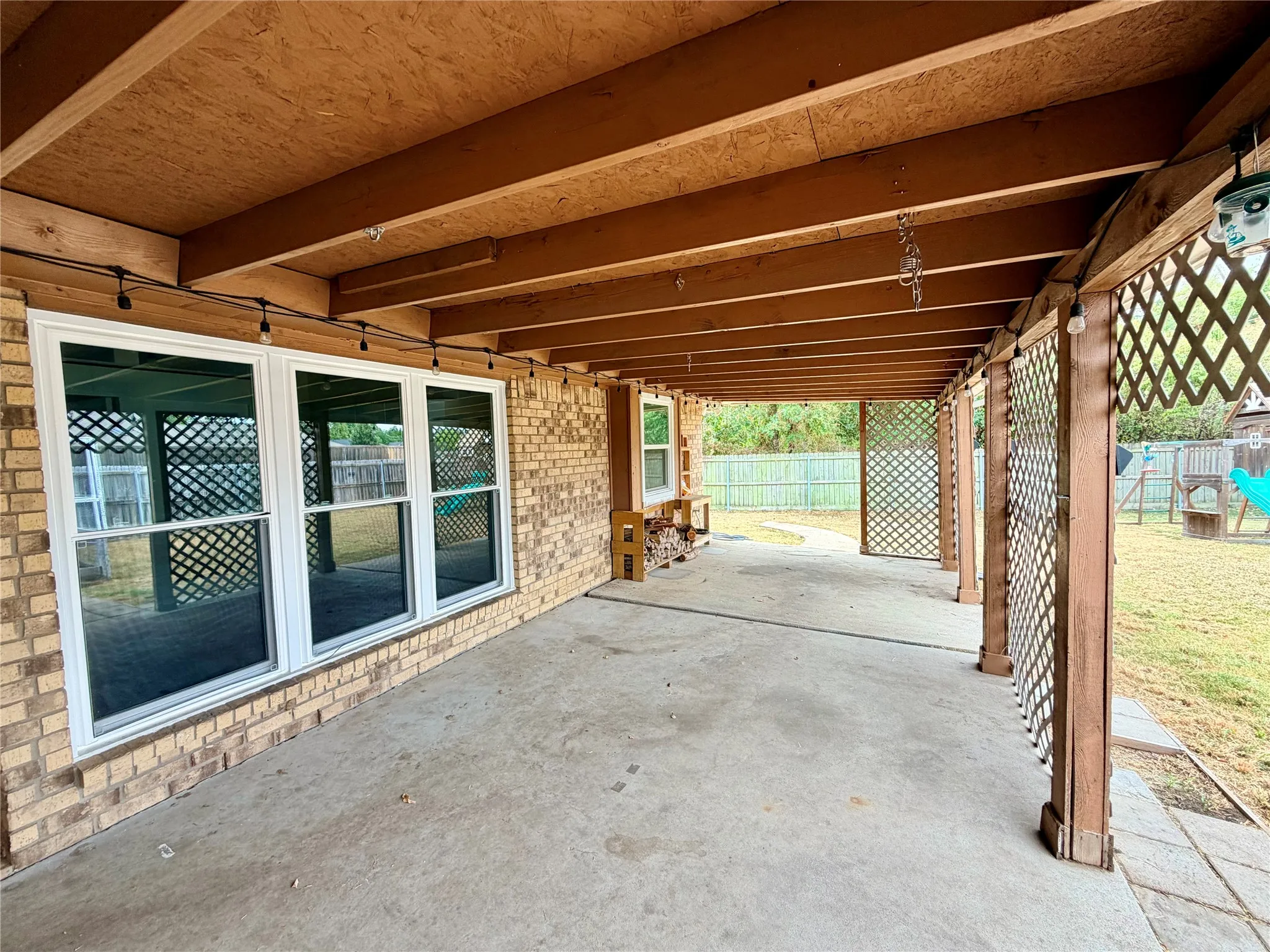 Single Family Residence For Sale in Dallas County , 7102 Lyons Road, Garland, Texas 75043, 3 Bedroom, 2 Bathroom, 2 Garage spaces, 1,660 Sqft, built in 1986, mls#21370626, Real Estate Agent in Garland, Homes For Sale in Dallas county, Homes For Sale in Garland, Realtor in Garland Texas, Real Estate Brokerage Independent Realty Texas, Luminita Cordes Realtor