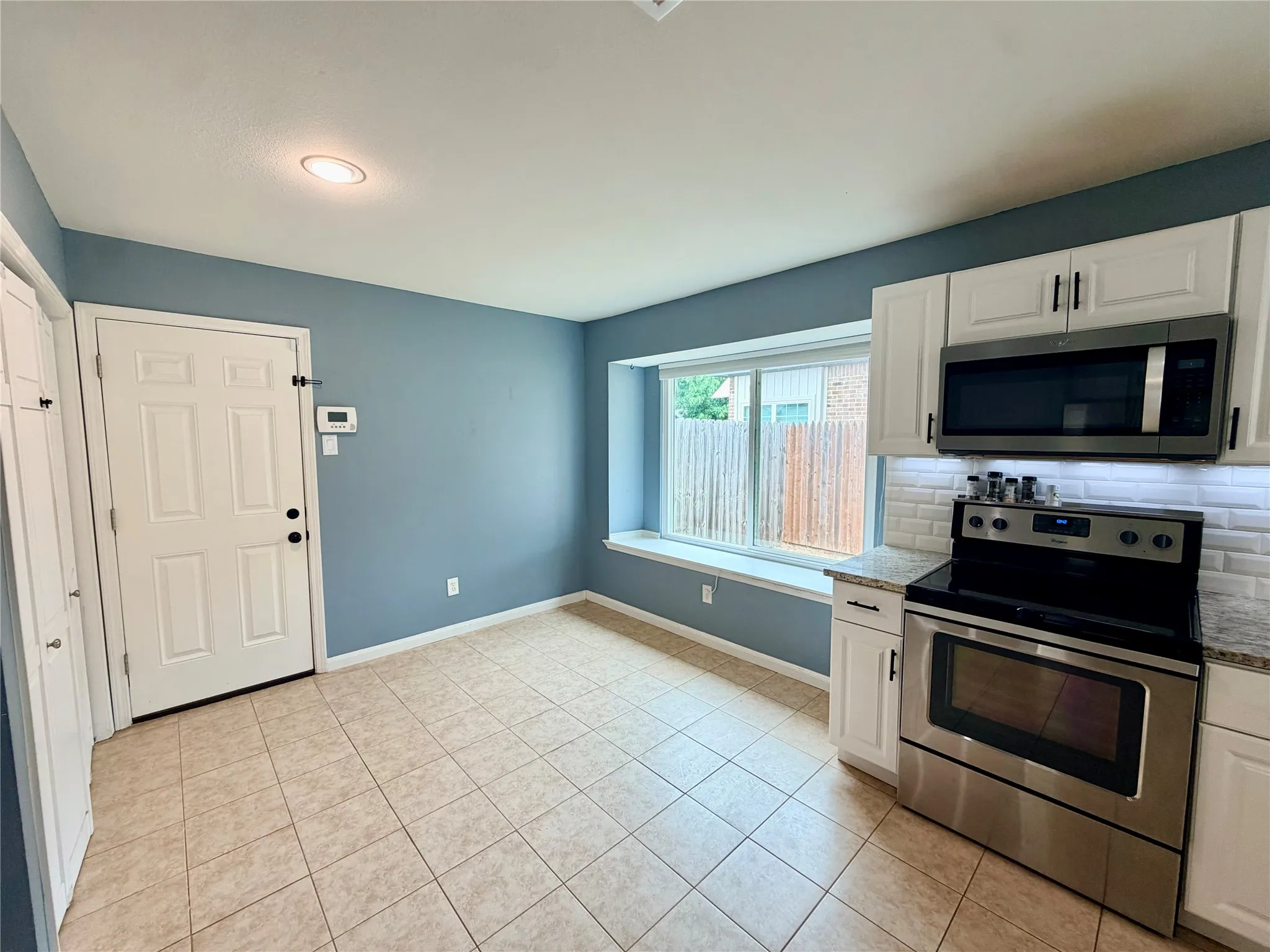 Single Family Residence For Sale in Dallas County , 7102 Lyons Road, Garland, Texas 75043, 3 Bedroom, 2 Bathroom, 2 Garage spaces, 1,660 Sqft, built in 1986, mls#21370626, Real Estate Agent in Garland, Homes For Sale in Dallas county, Homes For Sale in Garland, Realtor in Garland Texas, Real Estate Brokerage Independent Realty Texas, Luminita Cordes Realtor
