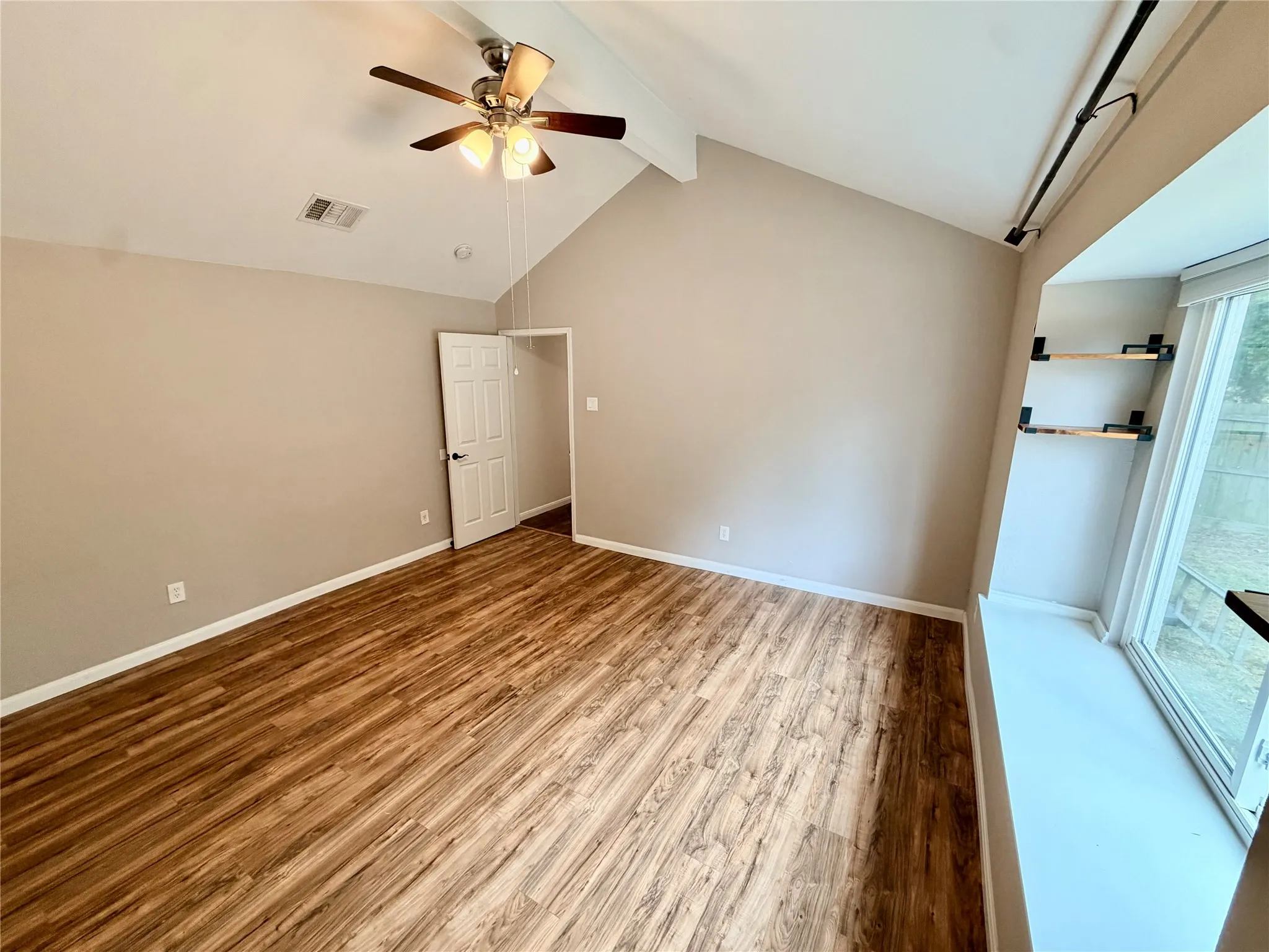 Single Family Residence For Sale in Dallas County , 7102 Lyons Road, Garland, Texas 75043, 3 Bedroom, 2 Bathroom, 2 Garage spaces, 1,660 Sqft, built in 1986, mls#21370626, Real Estate Agent in Garland, Homes For Sale in Dallas county, Homes For Sale in Garland, Realtor in Garland Texas, Real Estate Brokerage Independent Realty Texas, Luminita Cordes Realtor