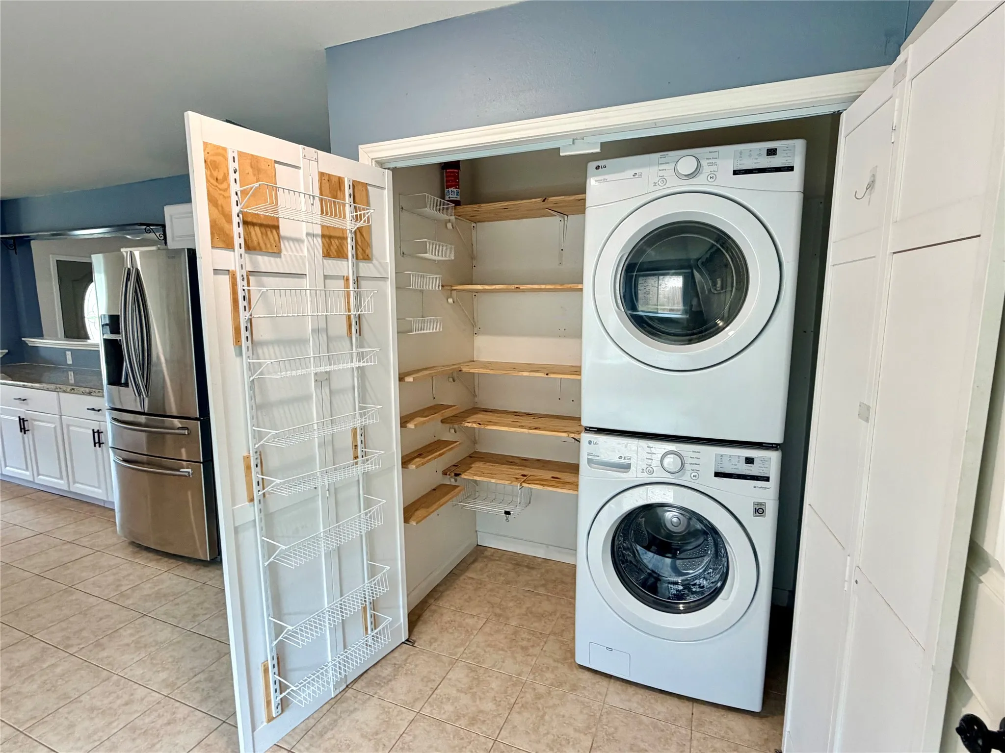 Single Family Residence For Sale in Dallas County , 7102 Lyons Road, Garland, Texas 75043, 3 Bedroom, 2 Bathroom, 2 Garage spaces, 1,660 Sqft, built in 1986, mls#21370626, Real Estate Agent in Garland, Homes For Sale in Dallas county, Homes For Sale in Garland, Realtor in Garland Texas, Real Estate Brokerage Independent Realty Texas, Luminita Cordes Realtor