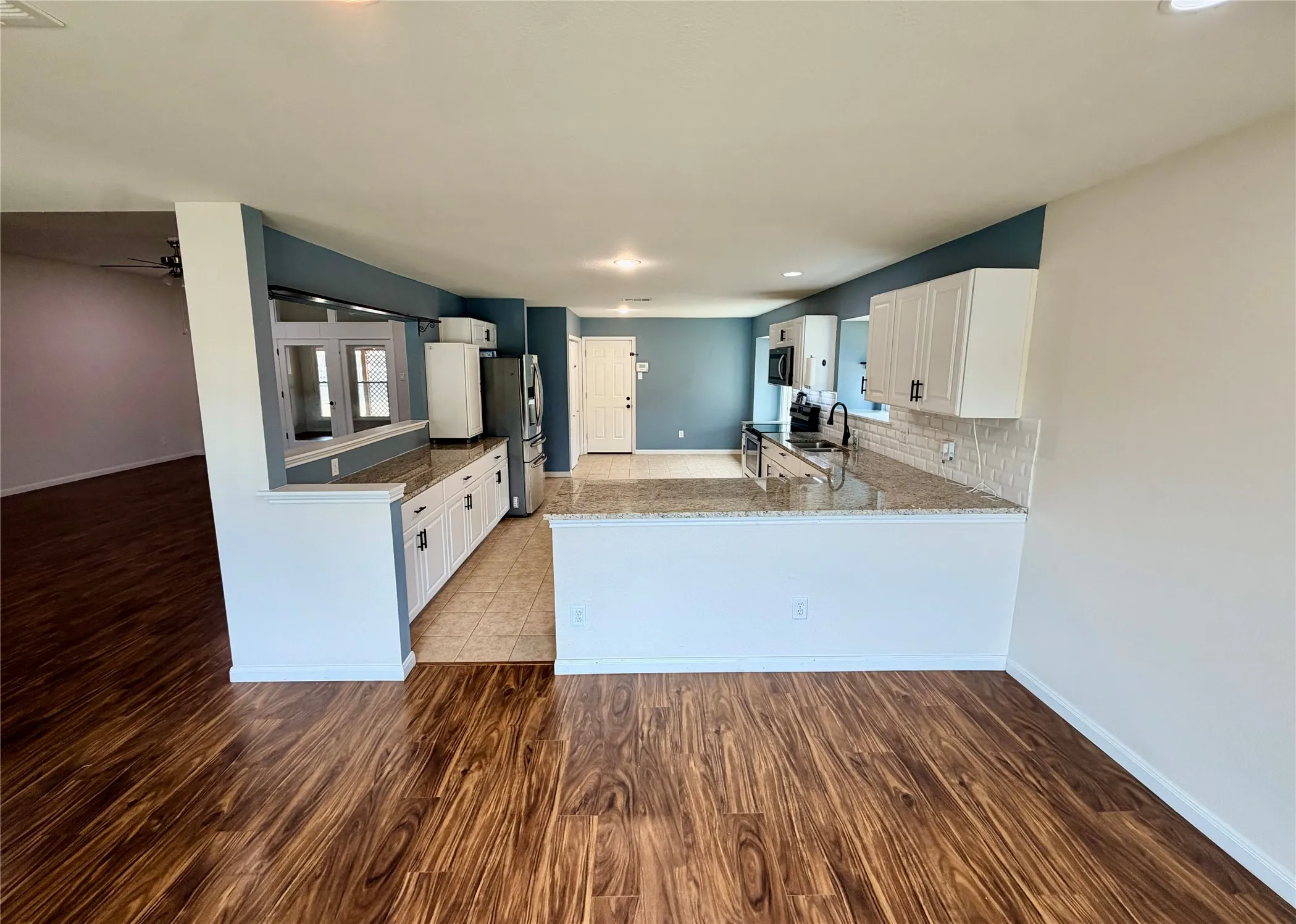 Single Family Residence For Sale in Dallas County , 7102 Lyons Road, Garland, Texas 75043, 3 Bedroom, 2 Bathroom, 2 Garage spaces, 1,660 Sqft, built in 1986, mls#21370626, Real Estate Agent in Garland, Homes For Sale in Dallas county, Homes For Sale in Garland, Realtor in Garland Texas, Real Estate Brokerage Independent Realty Texas, Luminita Cordes Realtor