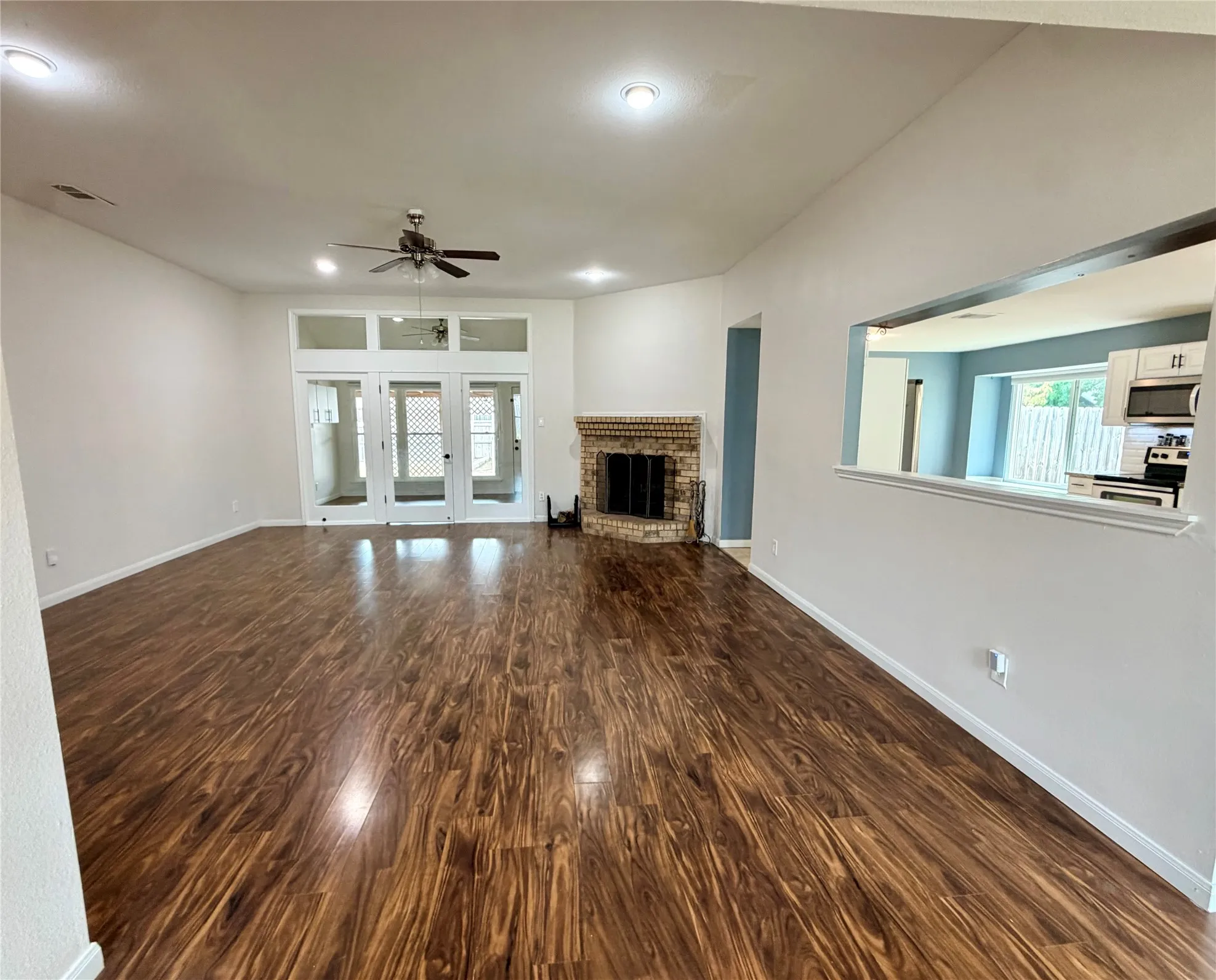 Single Family Residence For Sale in Dallas County , 7102 Lyons Road, Garland, Texas 75043, 3 Bedroom, 2 Bathroom, 2 Garage spaces, 1,660 Sqft, built in 1986, mls#21370626, Real Estate Agent in Garland, Homes For Sale in Dallas county, Homes For Sale in Garland, Realtor in Garland Texas, Real Estate Brokerage Independent Realty Texas, Luminita Cordes Realtor