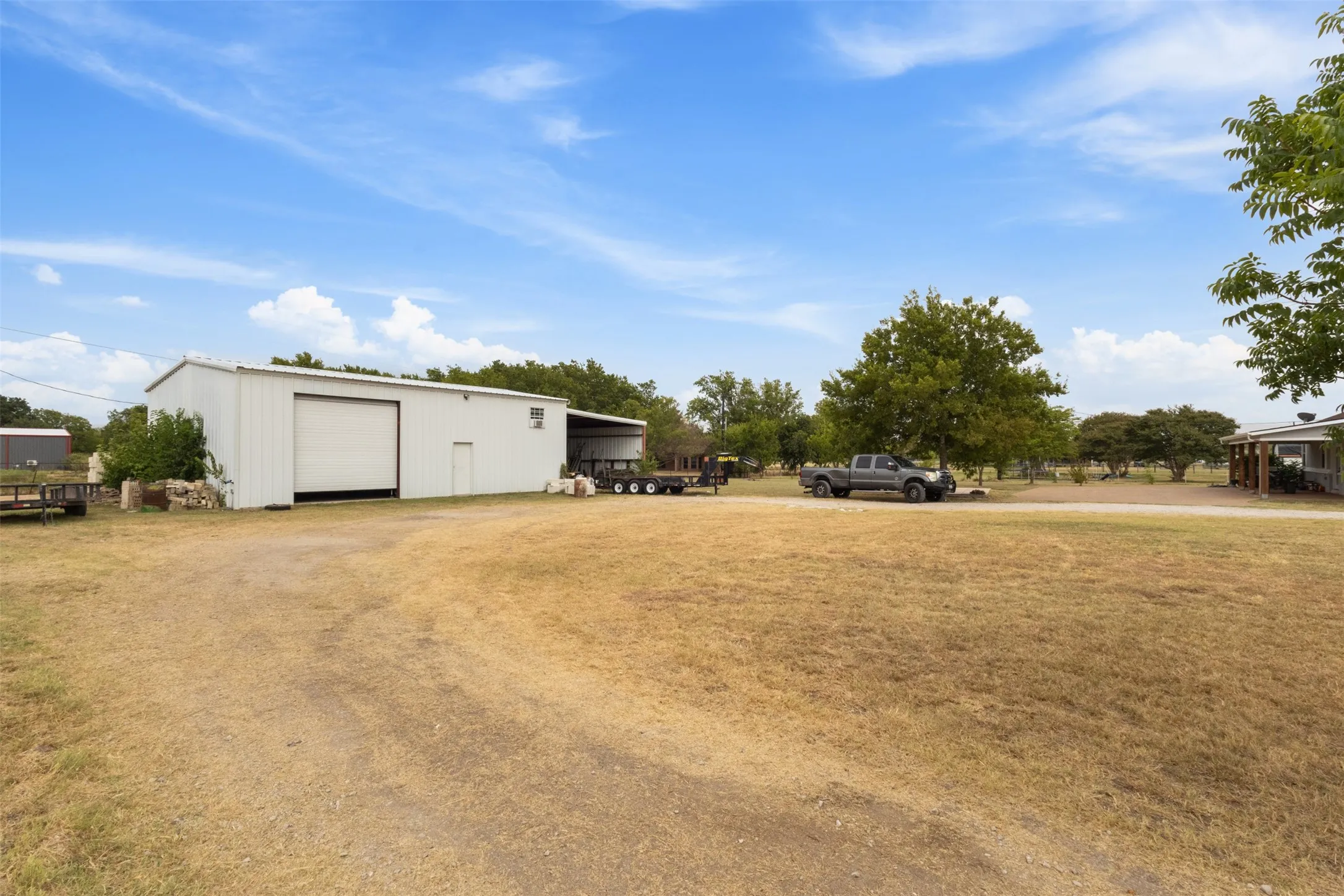 Single Family Residence For Sale in Kaufman County , 7719 County Road 272, Terrell, Texas 75160, 5 Bedroom, 3 Bathroom, Garage spaces, 2,882 Sqft, built in 2016, mls#21371650, Real Estate Agent in Terrell, Homes For Sale in Kaufman county, Homes For Sale in Terrell, Realtor in Terrell Texas, Real Estate Brokerage Independent Realty Texas, Luminita Cordes Realtor