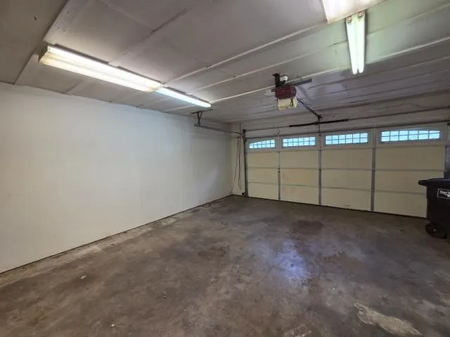 Single Family Residence For Sale in Tarrant County , 5728 Rockhill Road, Fort Worth, Texas 76112, 3 Bedroom, 2 Bathroom, 2 Garage spaces, 1,720 Sqft, built in 1958, mls#21378113, Real Estate Agent in Fort Worth, Homes For Sale in Tarrant county, Homes For Sale in Fort Worth, Realtor in Fort Worth Texas, Real Estate Brokerage Independent Realty Texas, Luminita Cordes Realtor