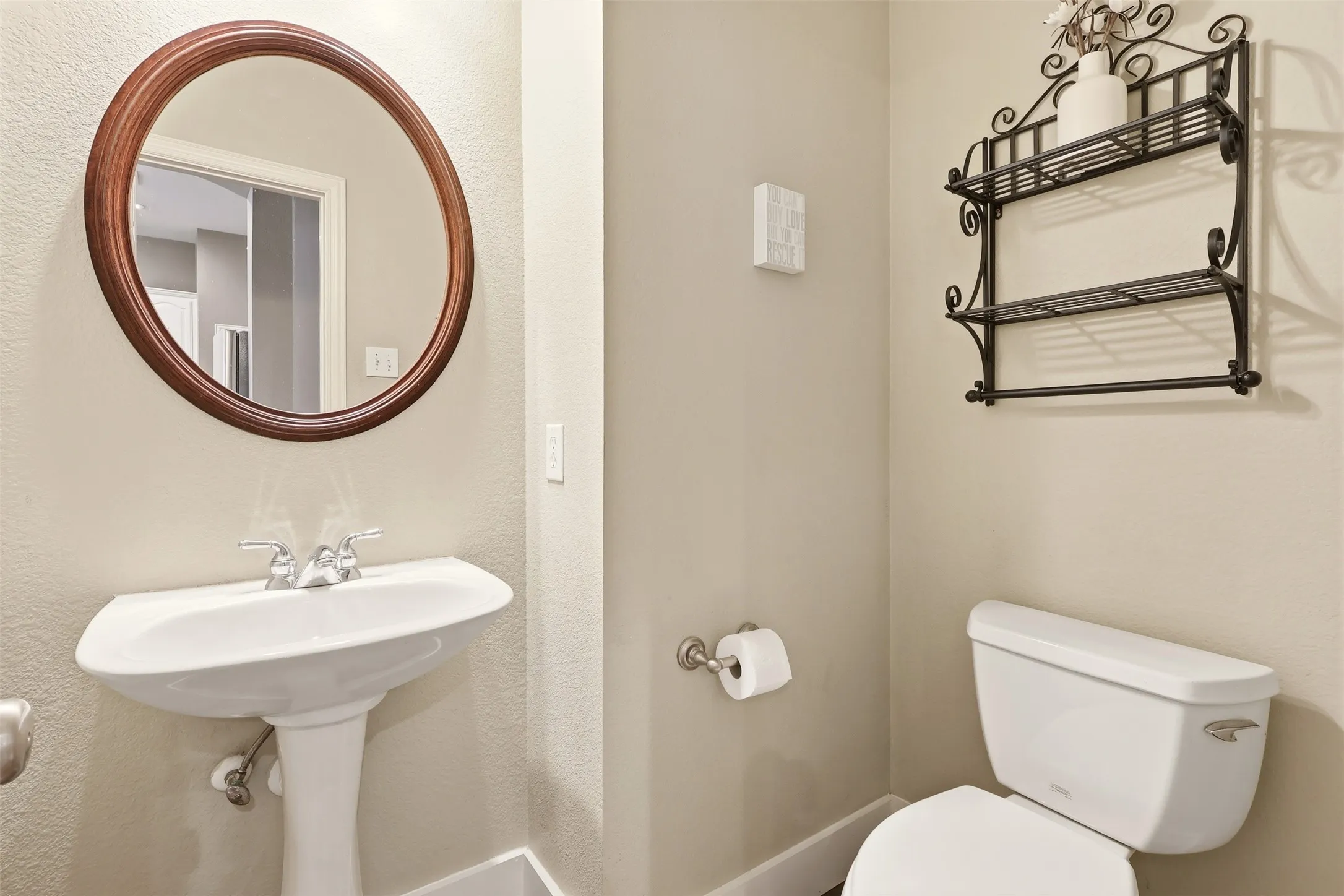 Single Family Residence For Sale in Denton County , 4508 Cassandra Drive, Flower Mound, Texas 75022, 5 Bedroom, 4 Bathroom, 2 Garage spaces, 3,281 Sqft, built in 2003, mls#21373151, Real Estate Agent in Flower Mound, Homes For Sale in Denton county, Homes For Sale in Flower Mound, Realtor in Flower Mound Texas, Real Estate Brokerage Independent Realty Texas, Luminita Cordes Realtor