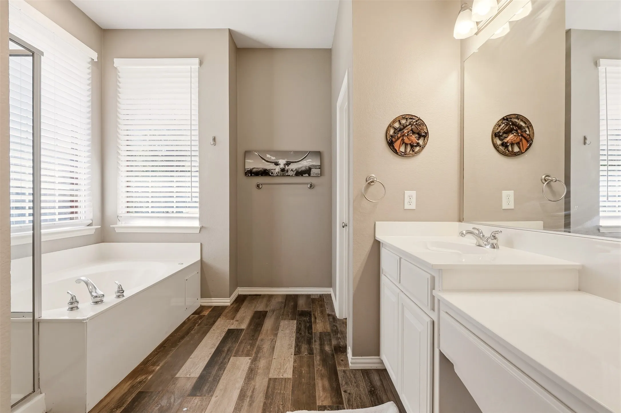Single Family Residence For Sale in Denton County , 4508 Cassandra Drive, Flower Mound, Texas 75022, 5 Bedroom, 4 Bathroom, 2 Garage spaces, 3,281 Sqft, built in 2003, mls#21373151, Real Estate Agent in Flower Mound, Homes For Sale in Denton county, Homes For Sale in Flower Mound, Realtor in Flower Mound Texas, Real Estate Brokerage Independent Realty Texas, Luminita Cordes Realtor